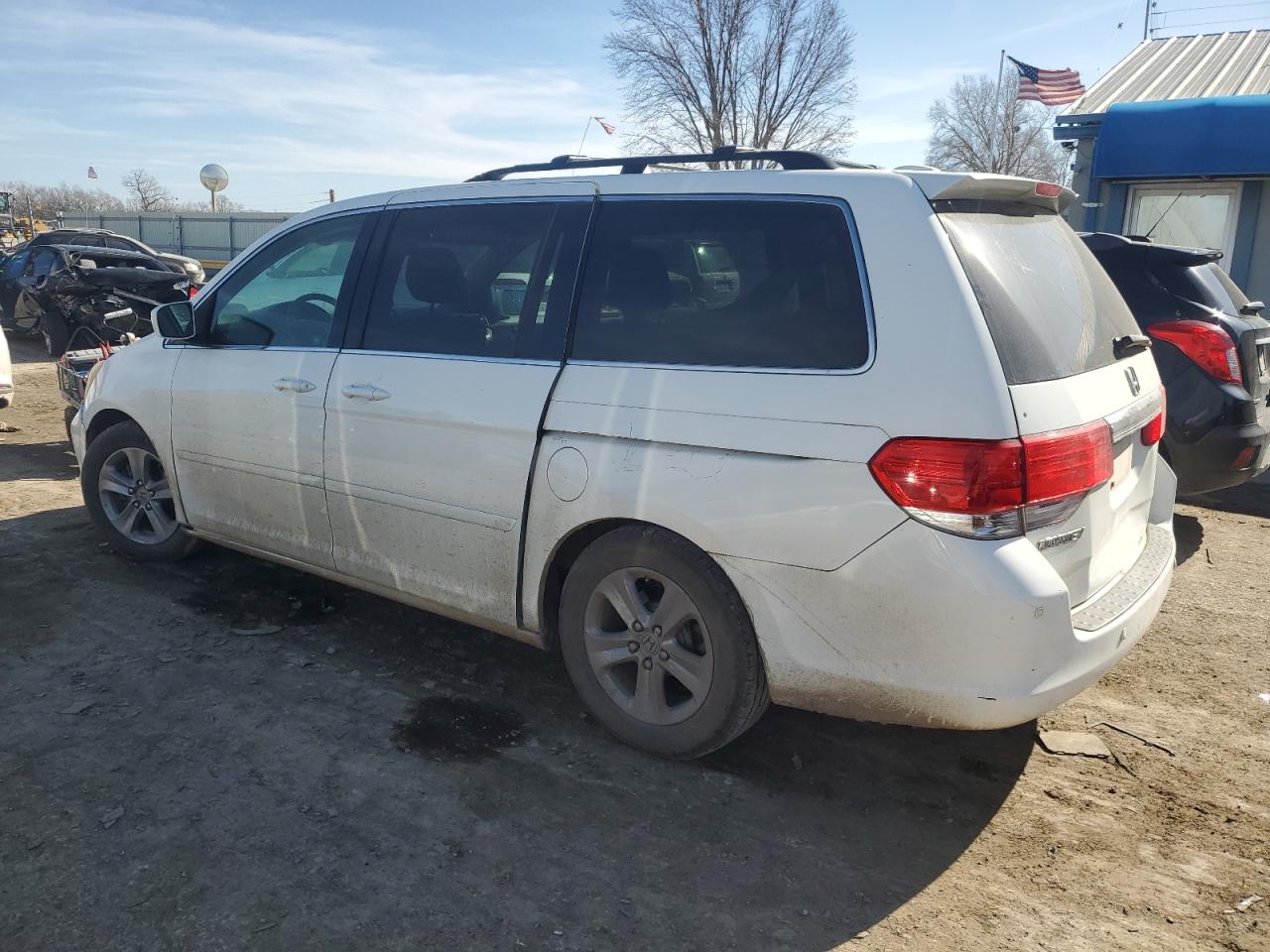 2010 Honda Odyssey - Image 2