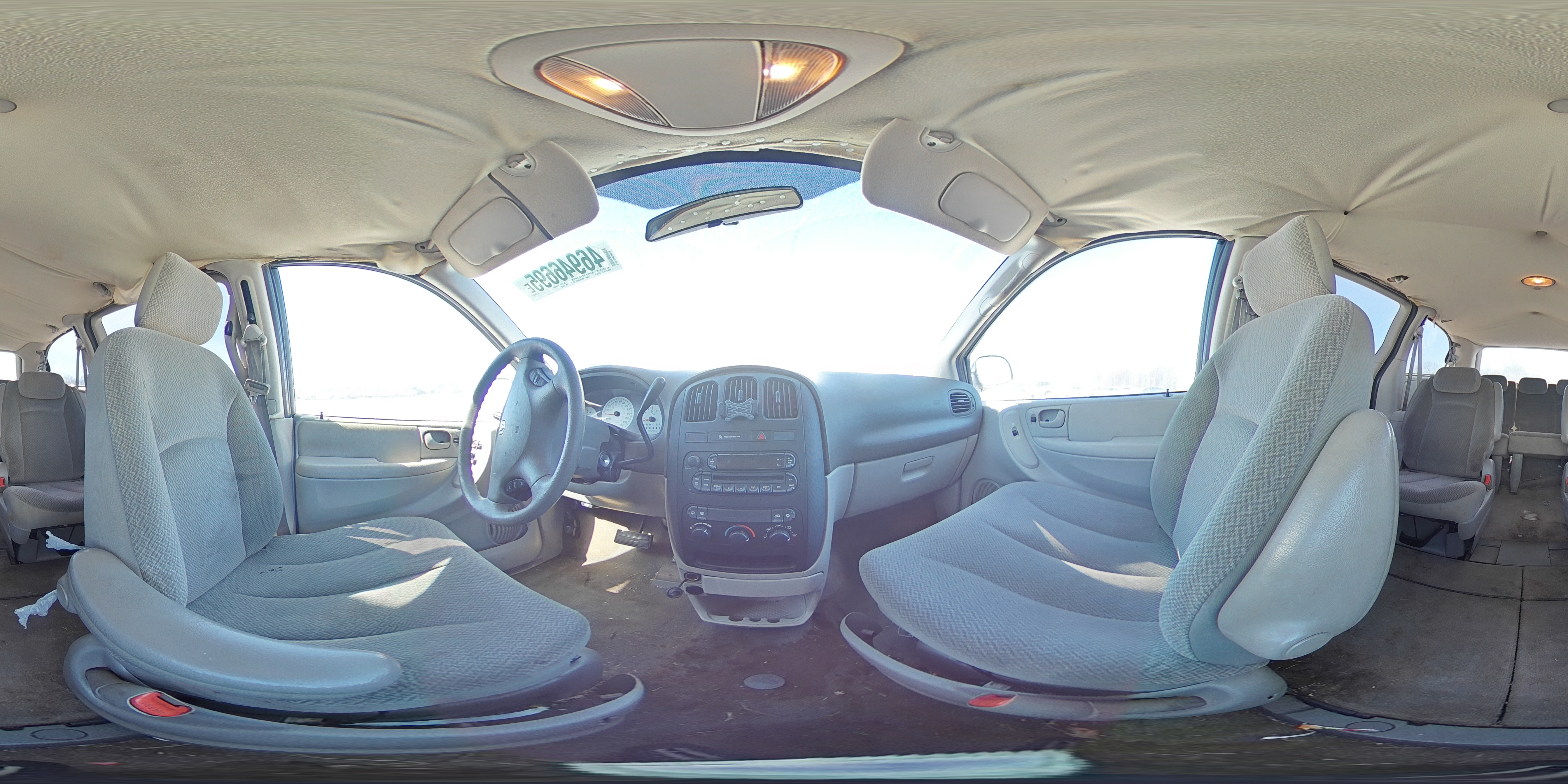 2005 Dodge Caravan - Image 13