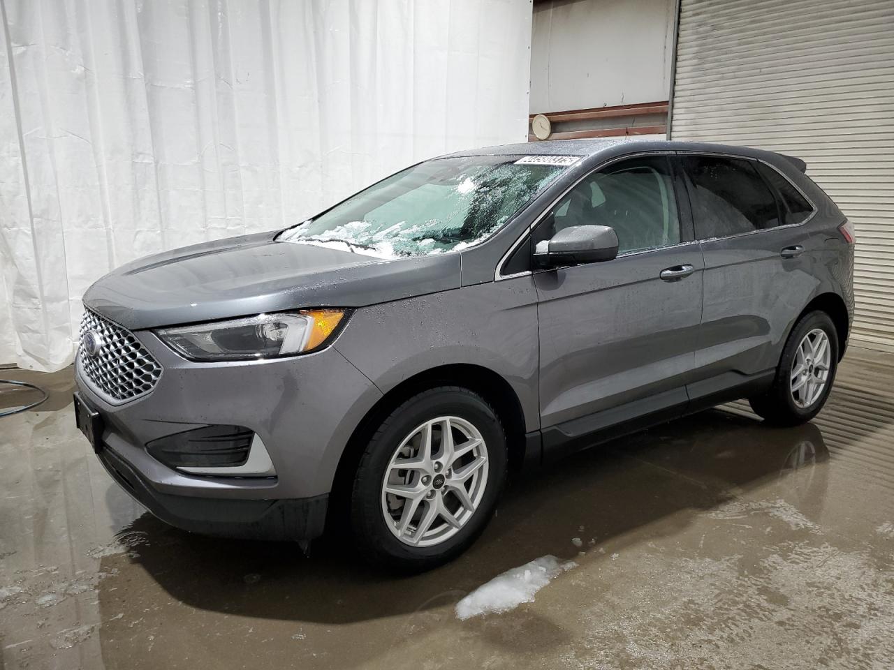 2023 Ford Edge - Image 1