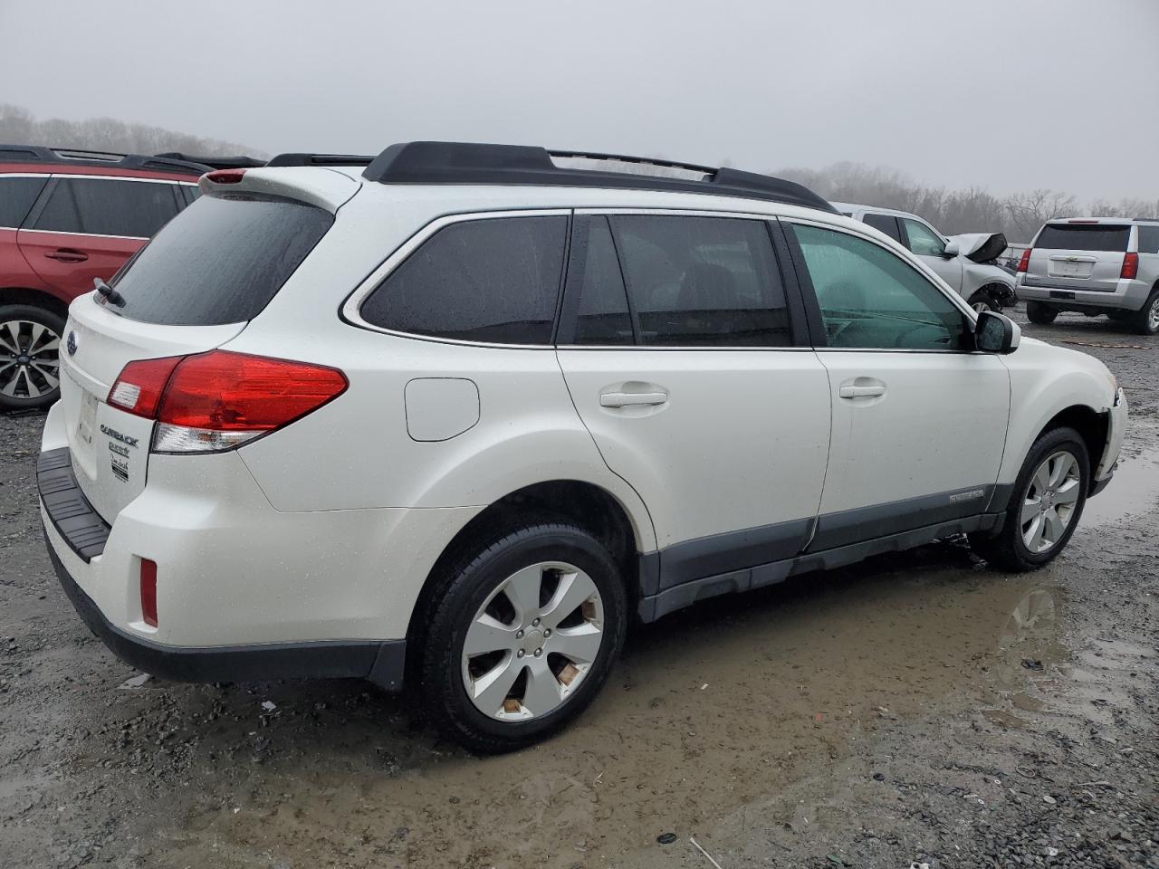 2011 Subaru Outback - Image 3