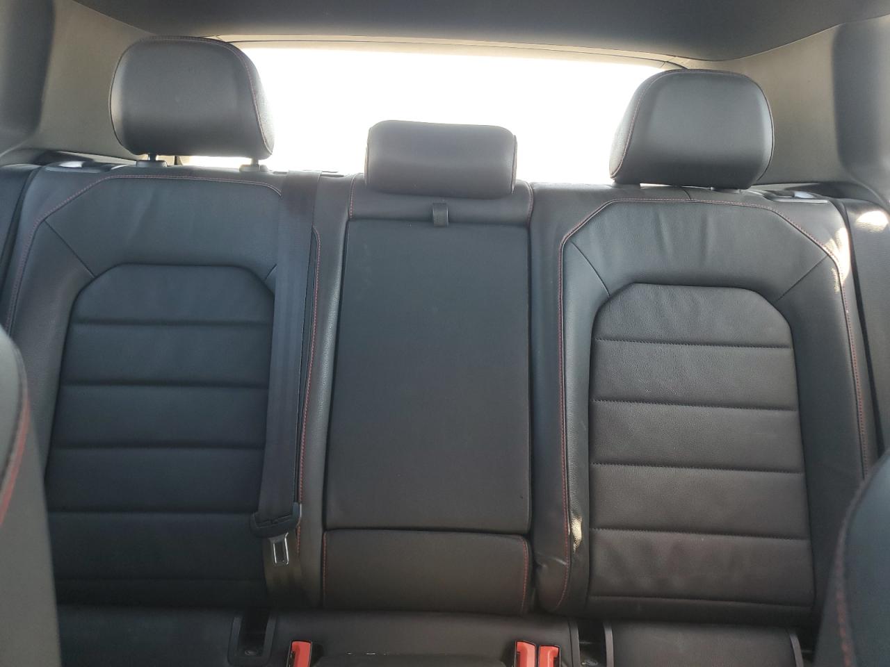 2015 Volkswagen GTI - Image 10