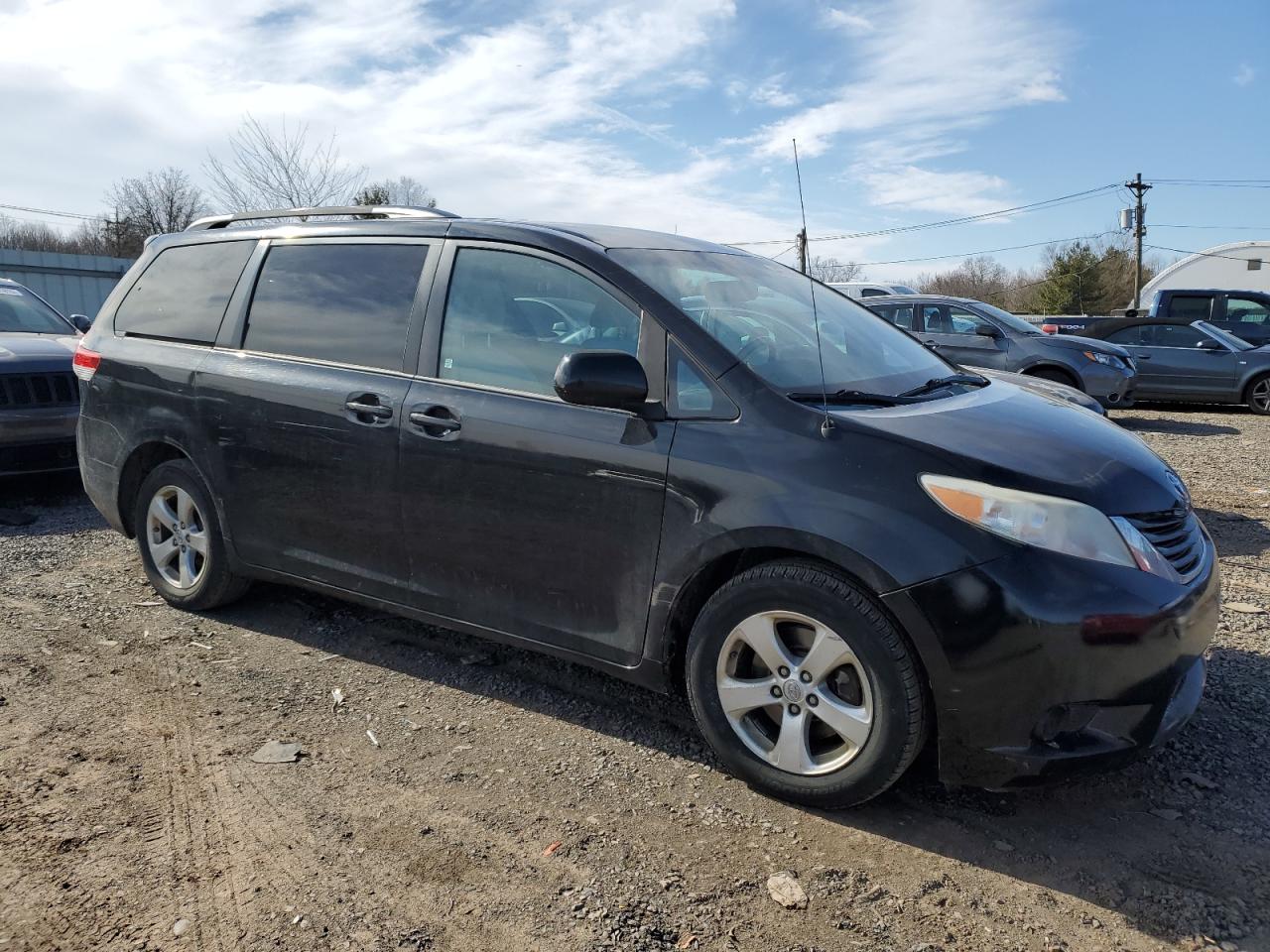 2013 Toyota Sienna - Image 4
