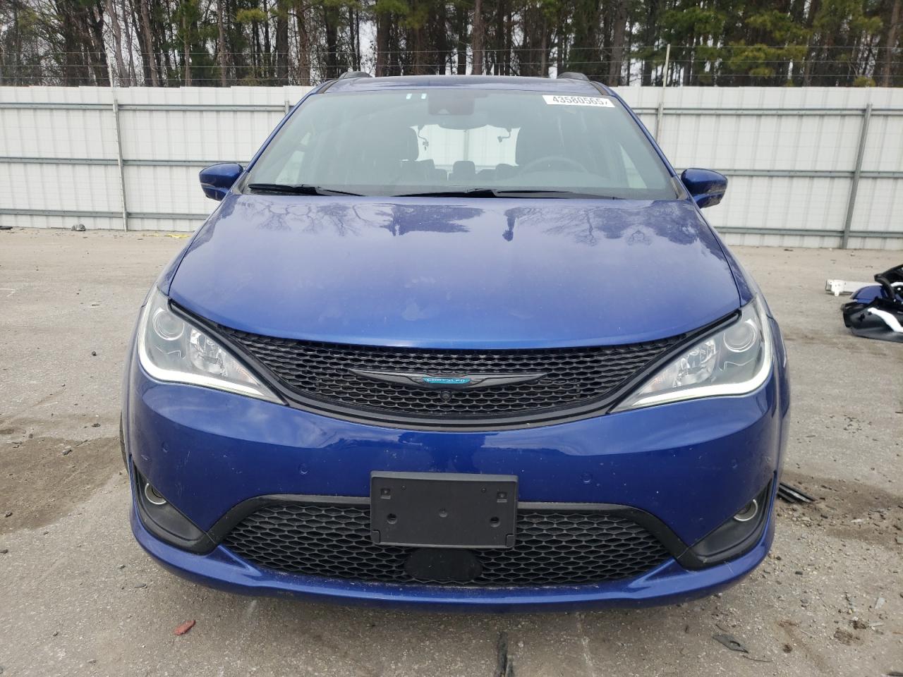 2020 Chrysler Pacifica - Image 5