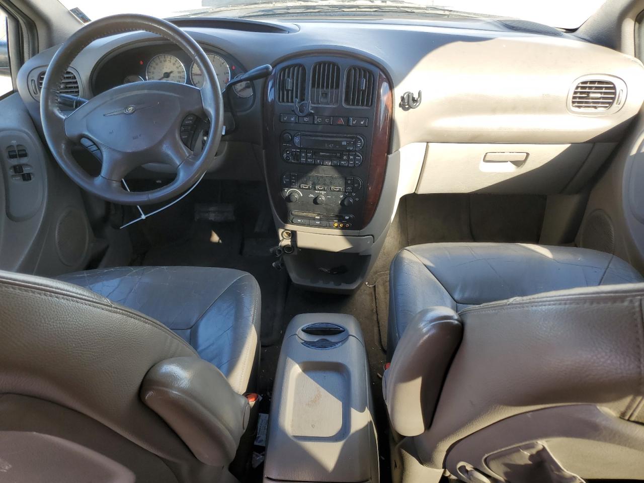 2003 Chrysler Town & Country - Image 8