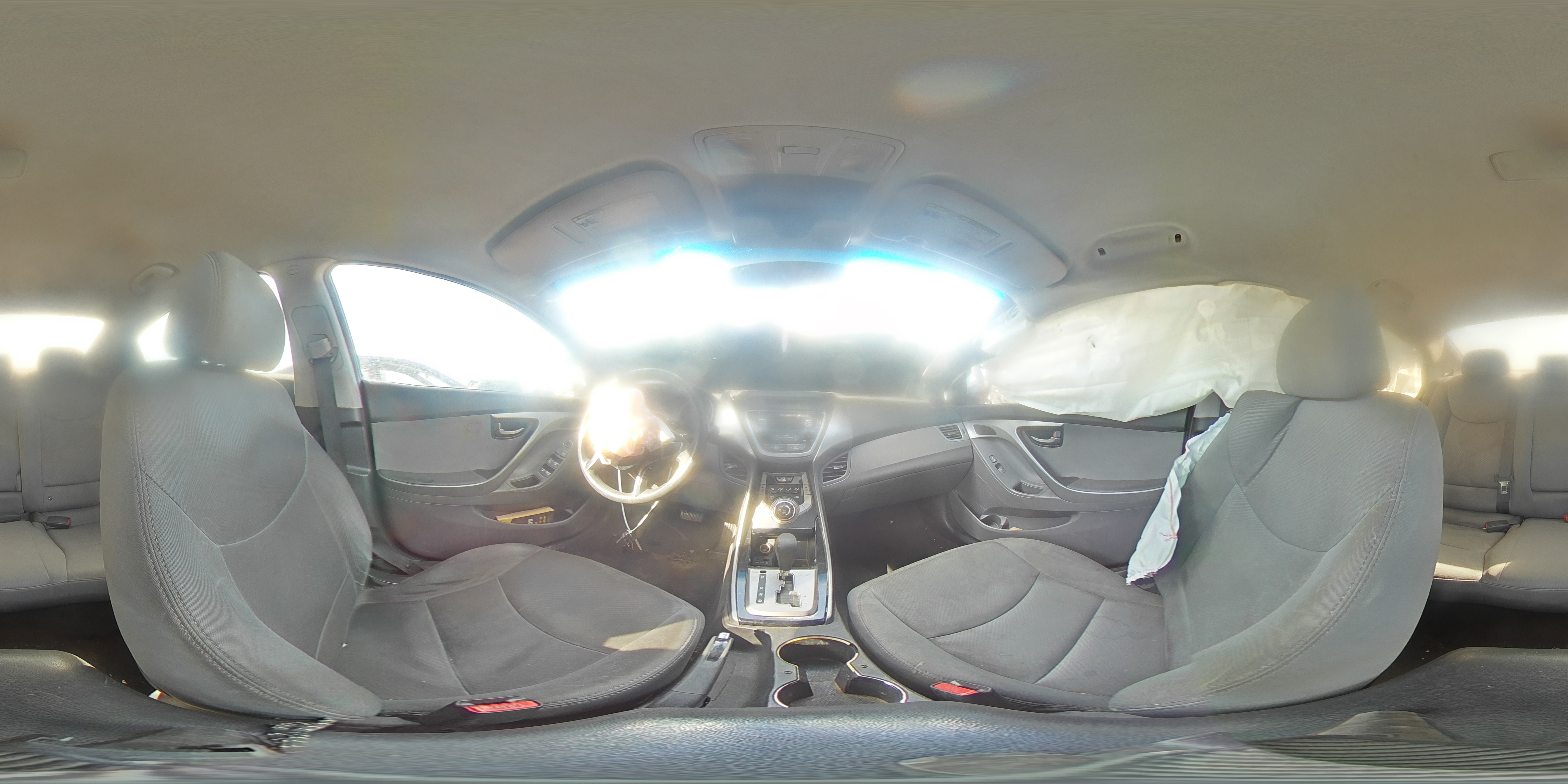 2013 Hyundai Elantra - Image 13