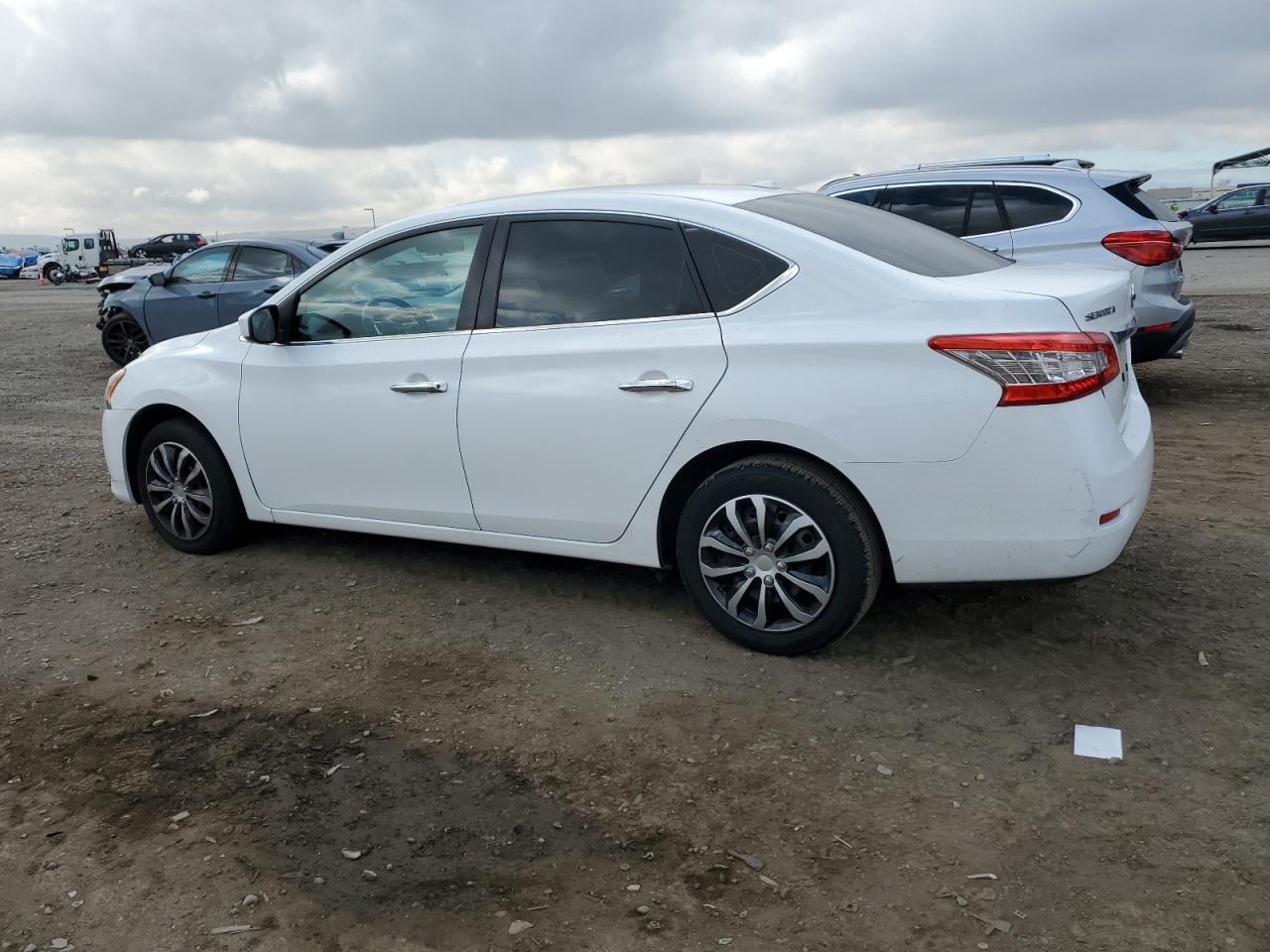 2015 Nissan Sentra - Image 2