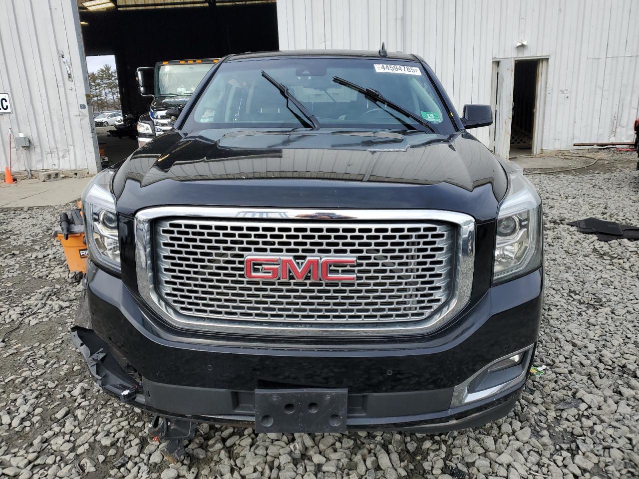 2016 GMC Yukon - Image 5
