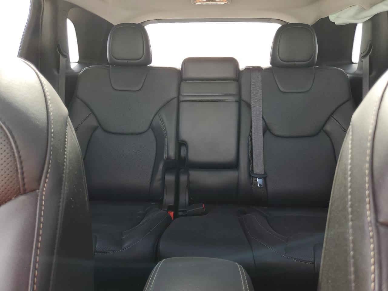 2015 Jeep Grand Cherokee - Image 10