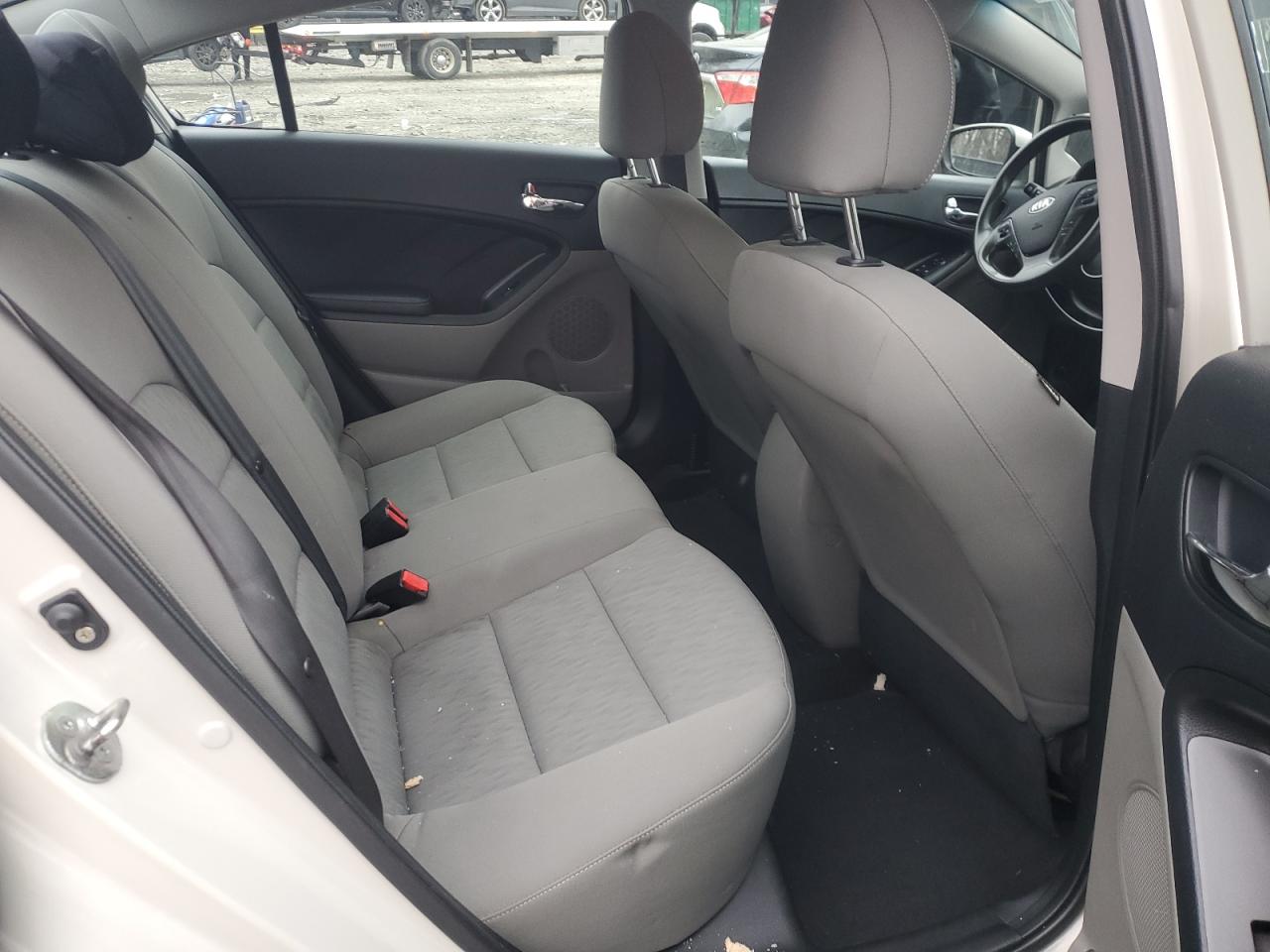 2015 Kia Forte - Image 10