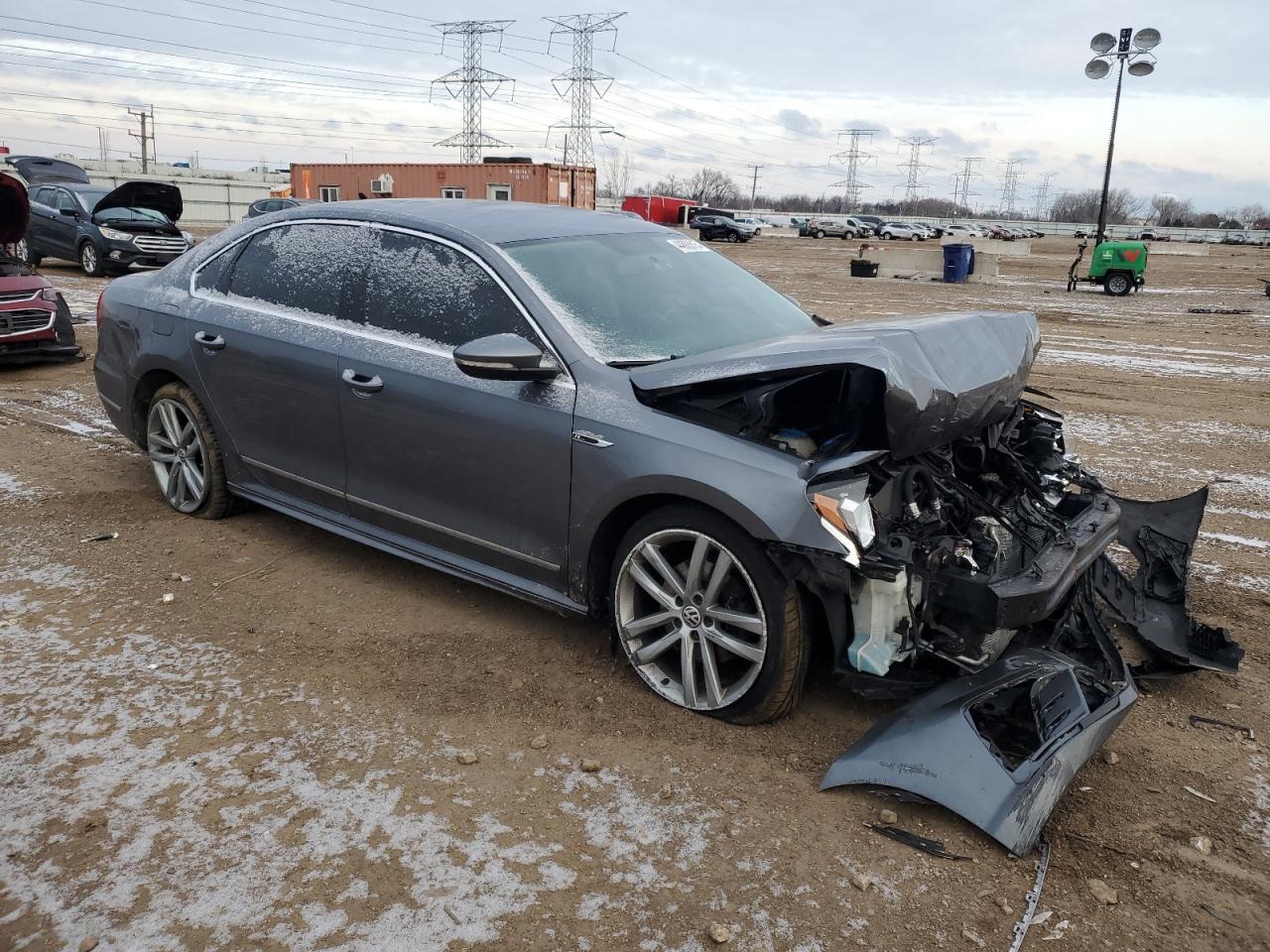 2017 Volkswagen Passat - Image 4