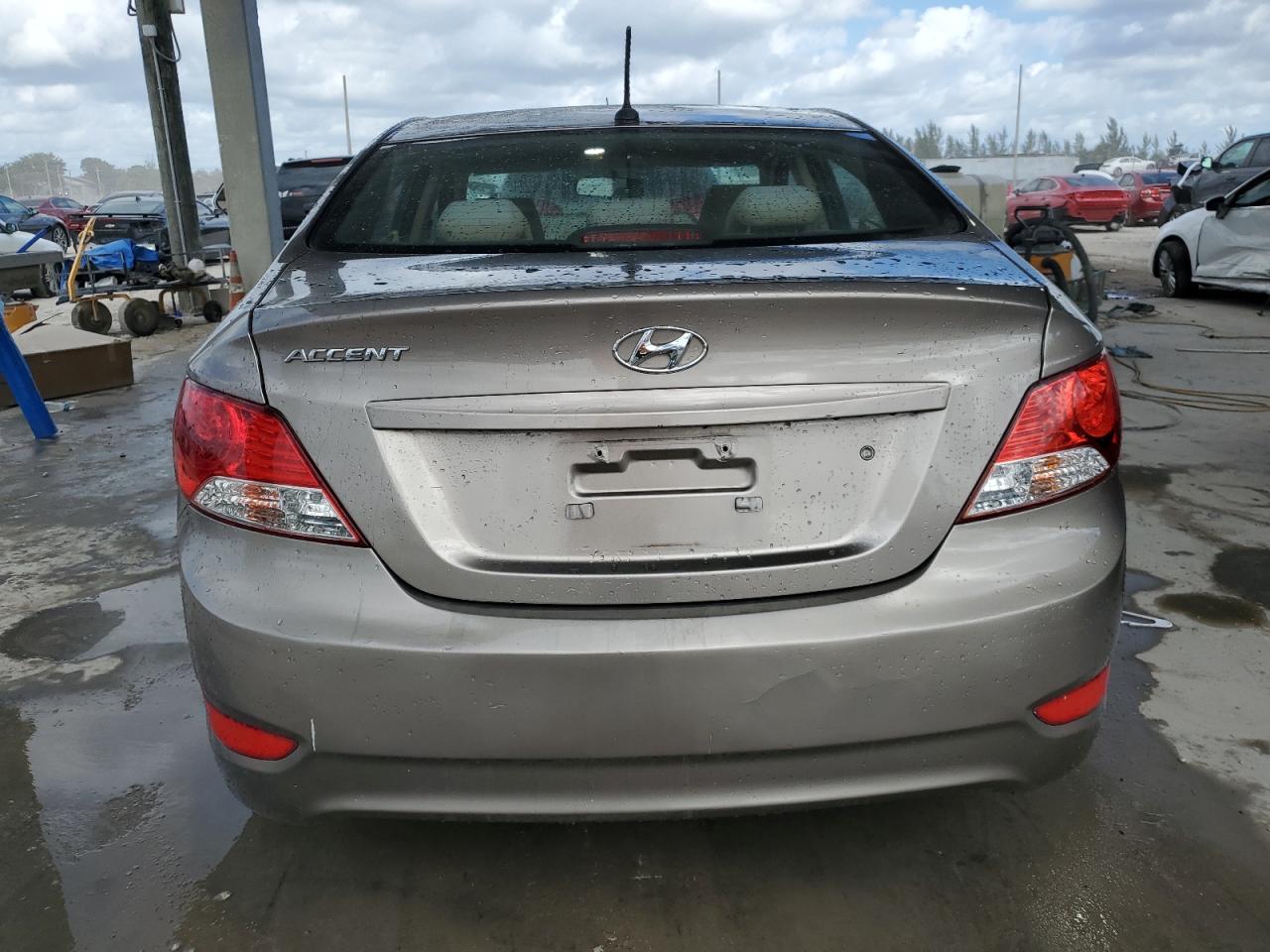 2014 Hyundai Accent - Image 6