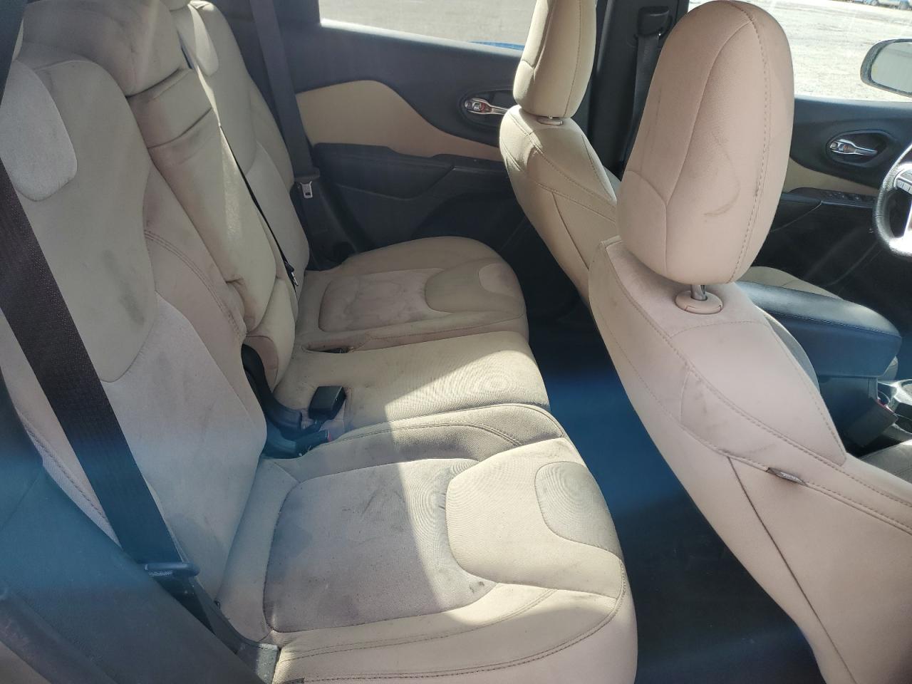 2017 Jeep Grand Cherokee - Image 12