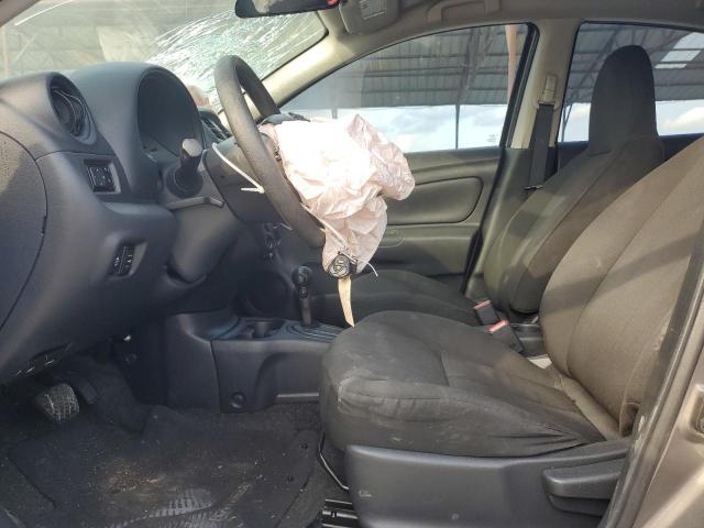  NISSAN VERSA 2016 Szary