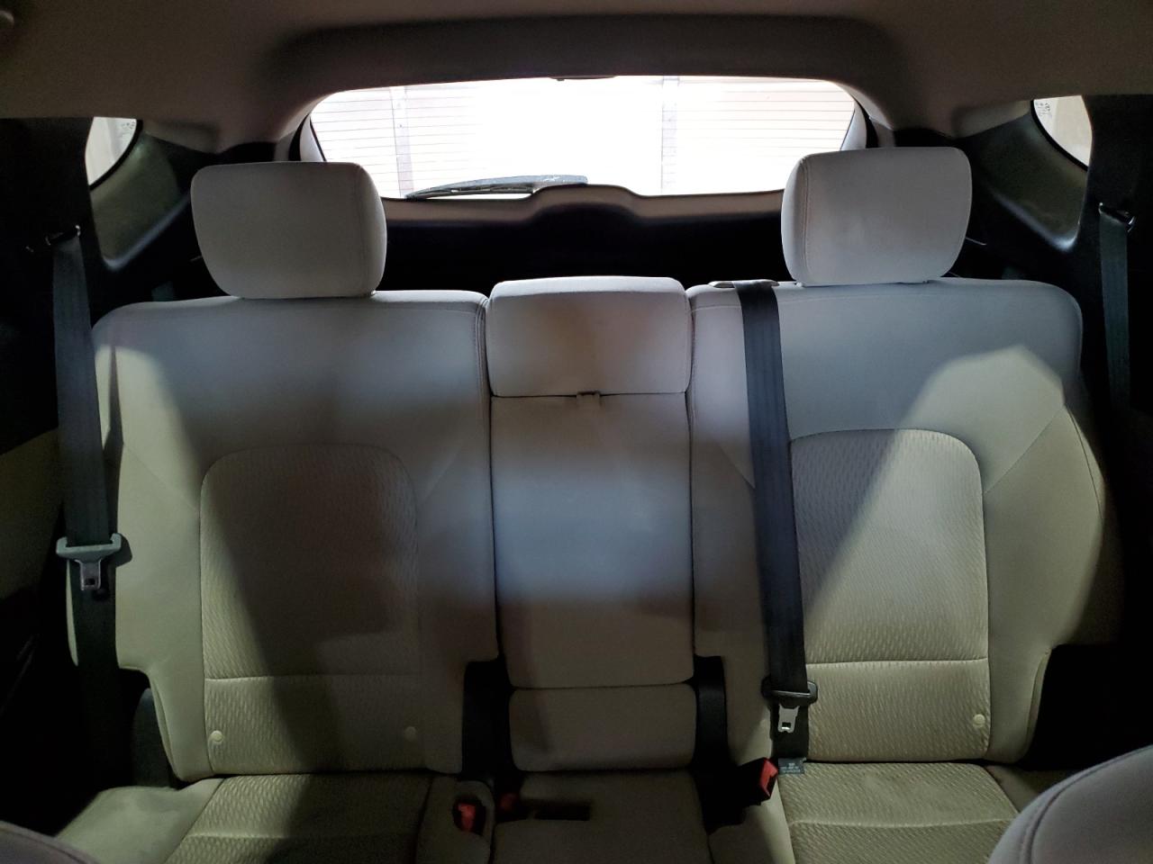 2014 Hyundai Santa Fe - Image 10