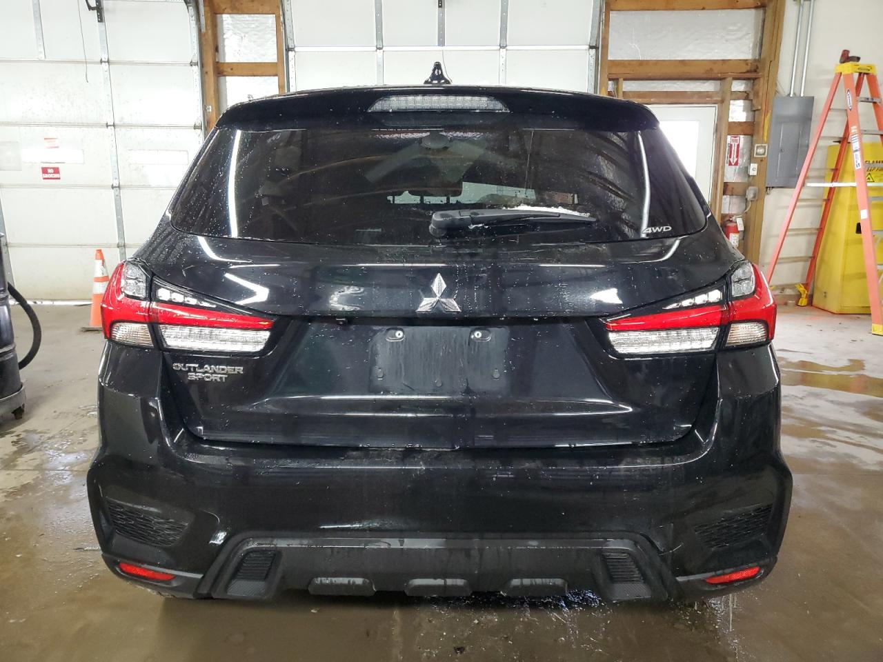 2024 Mitsubishi Outlander - Image 6