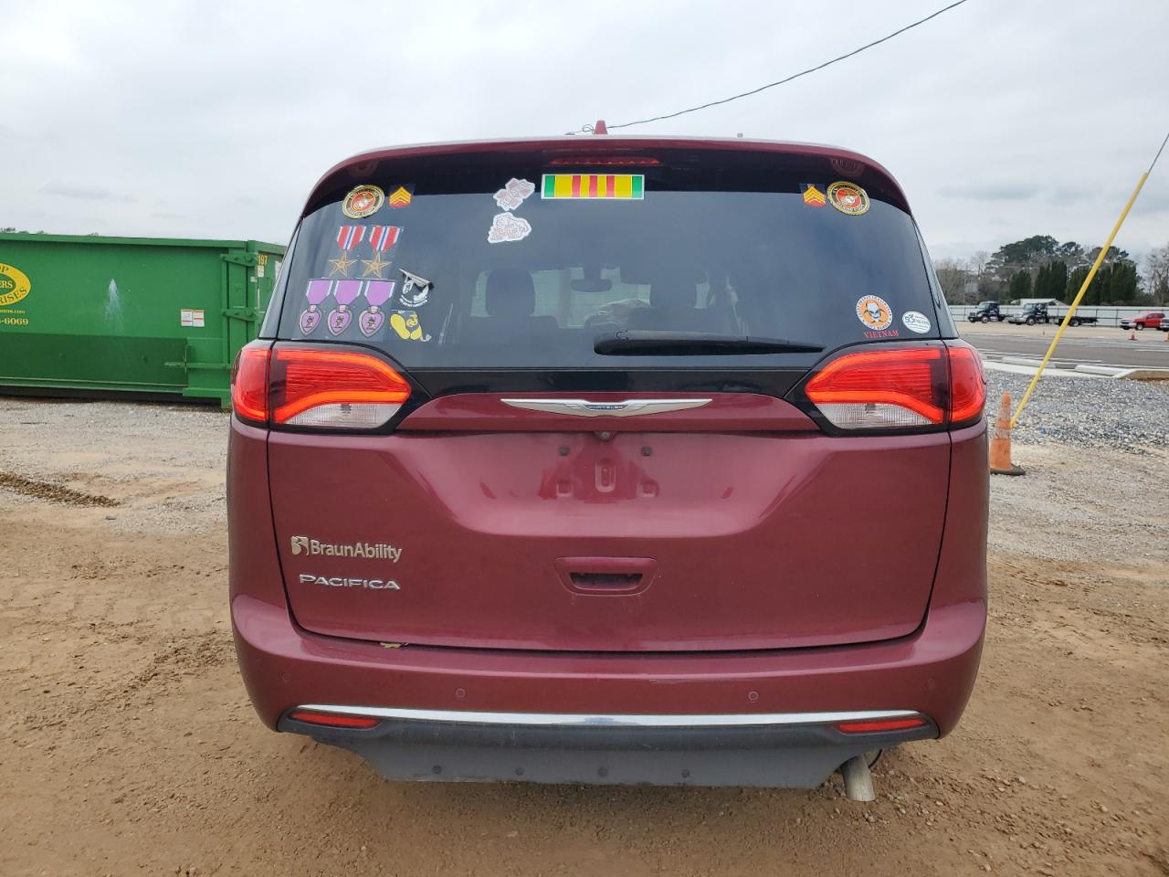 2018 Chrysler Pacifica - Image 6