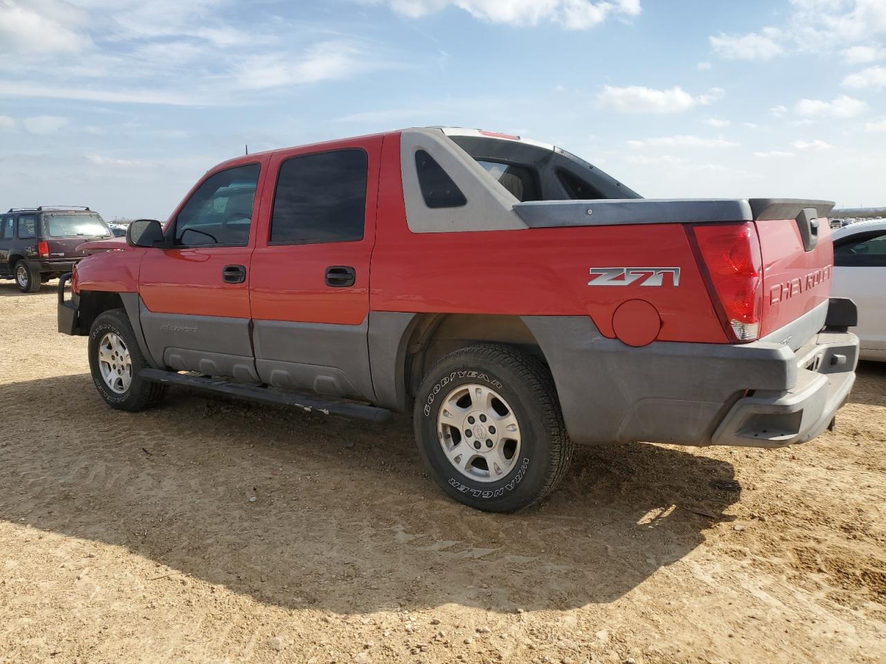 2003 Chevrolet Avalanche - Image 2