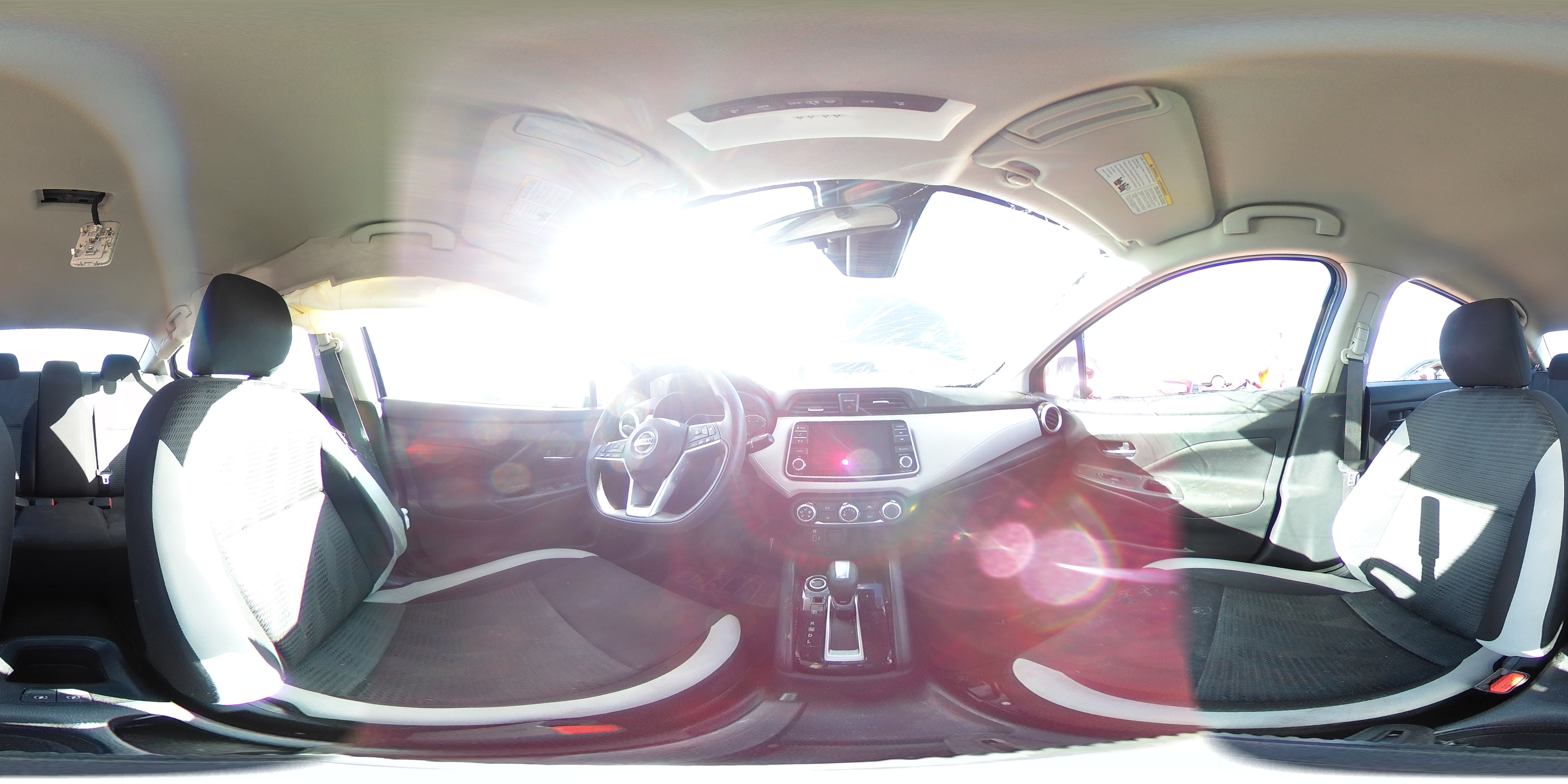 2021 Nissan Versa - Image 12