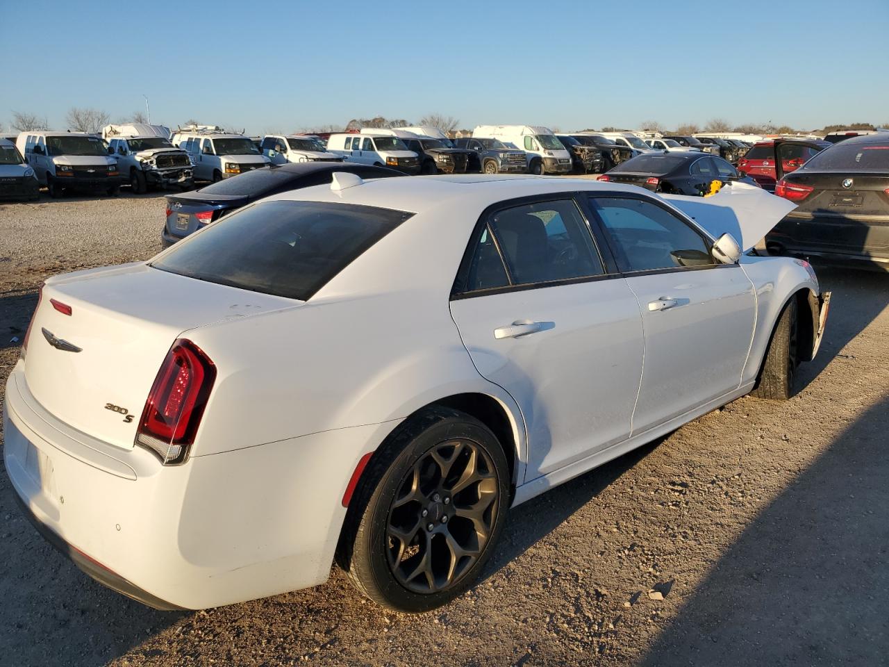 2017 Chrysler 300 - Image 3