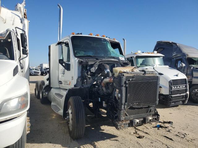 2015 Peterbilt 579 