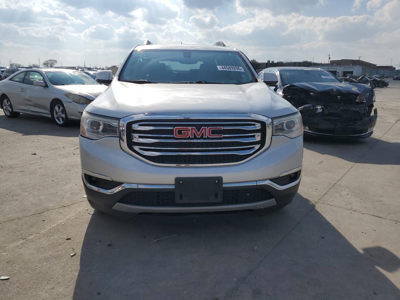 2017 GMC Acadia - Image 5
