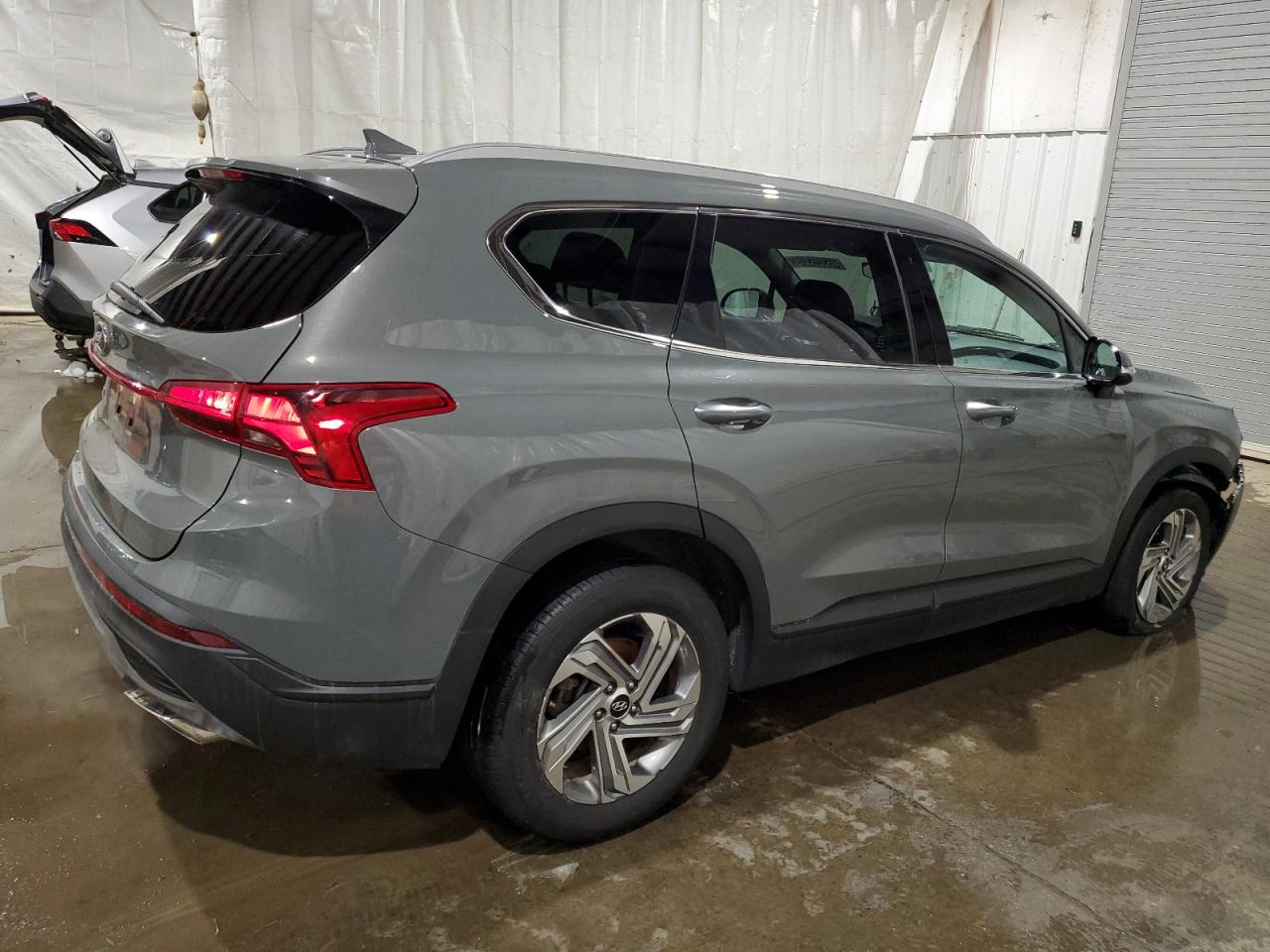 2023 Hyundai Santa Fe - Image 3