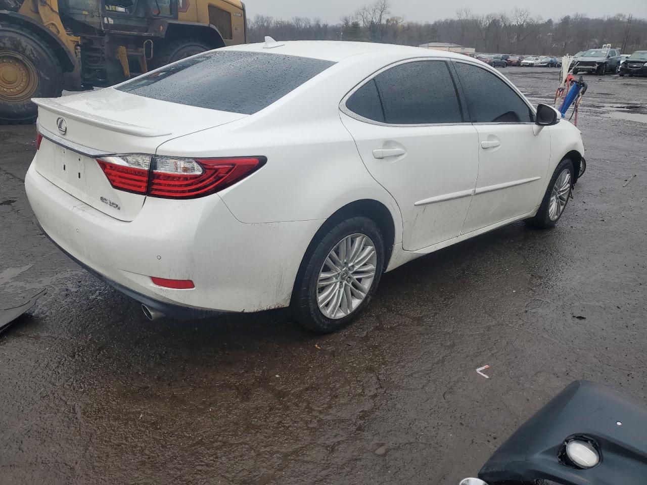 2014 Lexus ES - Image 3