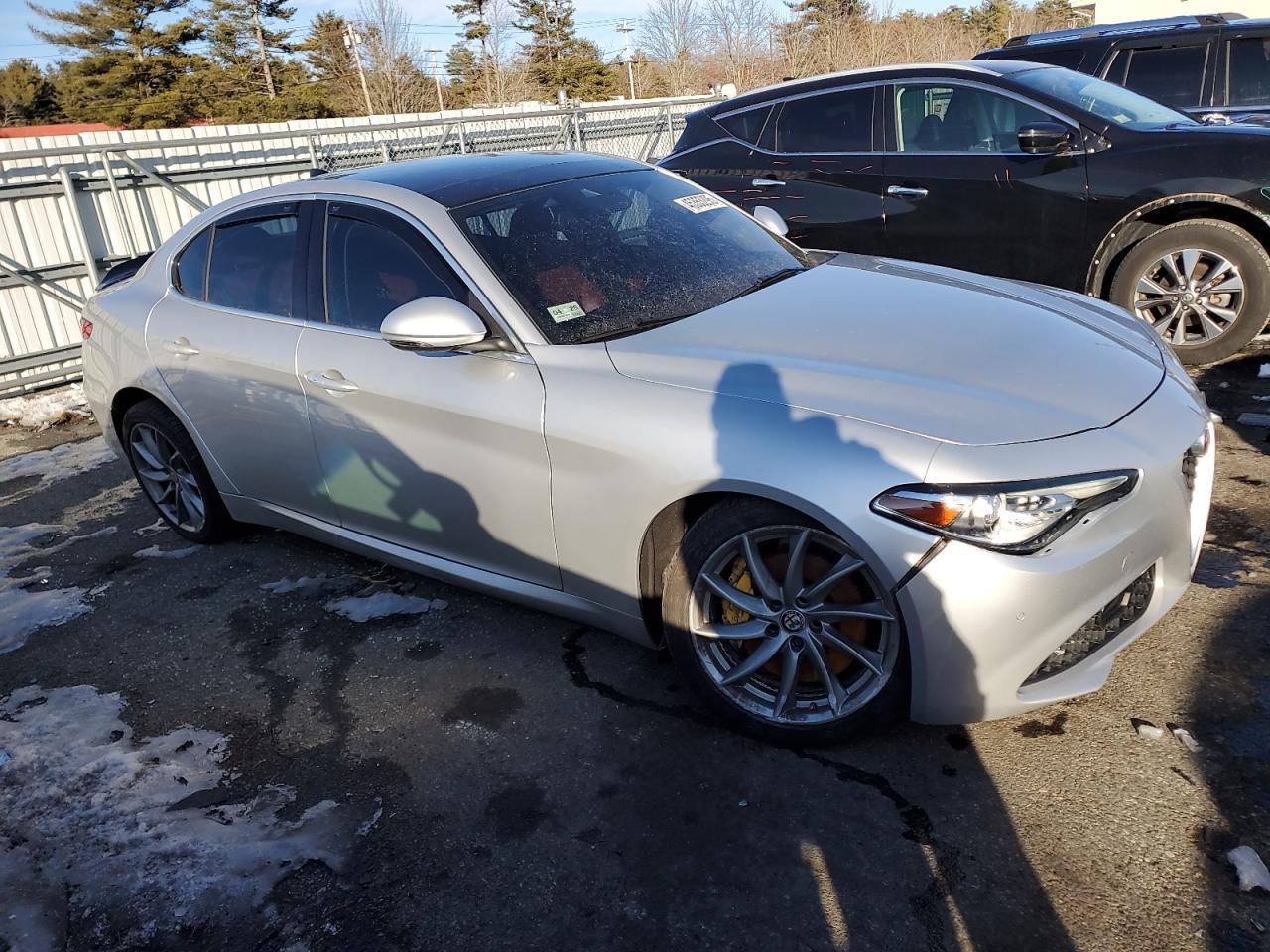 2017 Alfa Romeo Giulia - Image 4