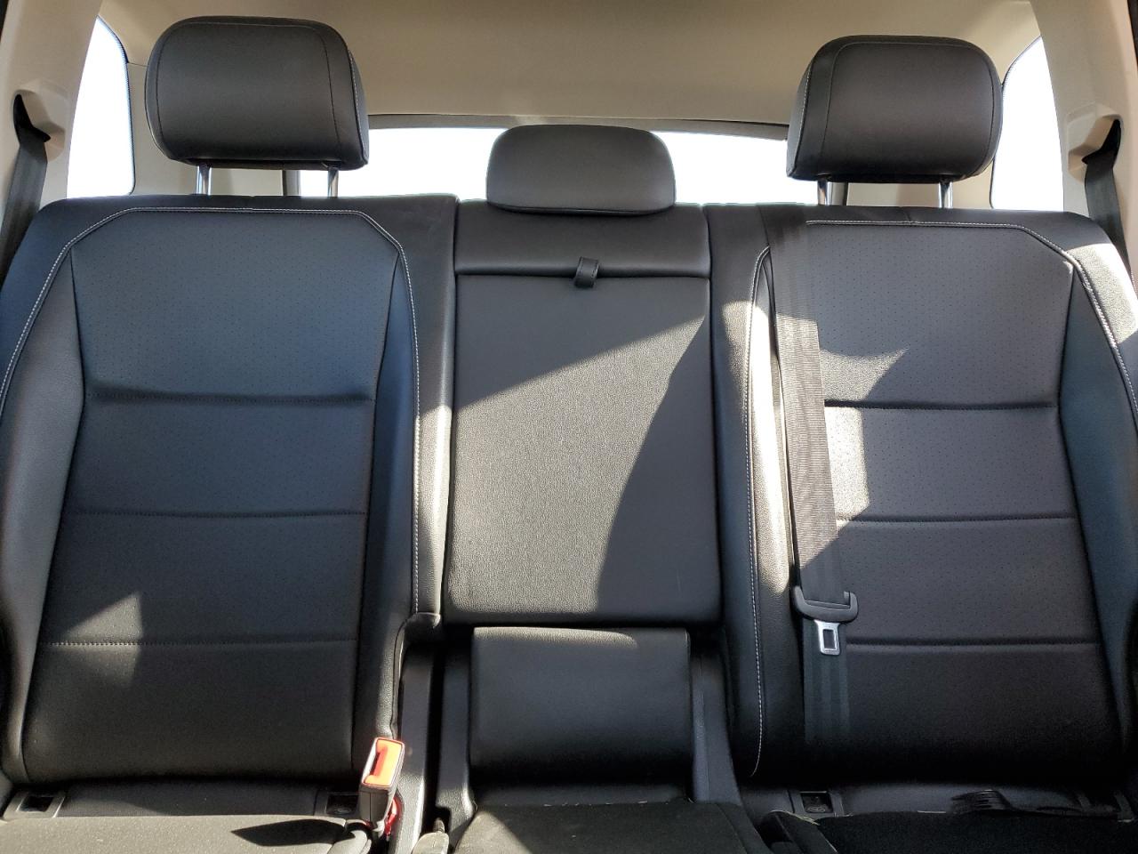 2021 Volkswagen Tiguan - Image 10