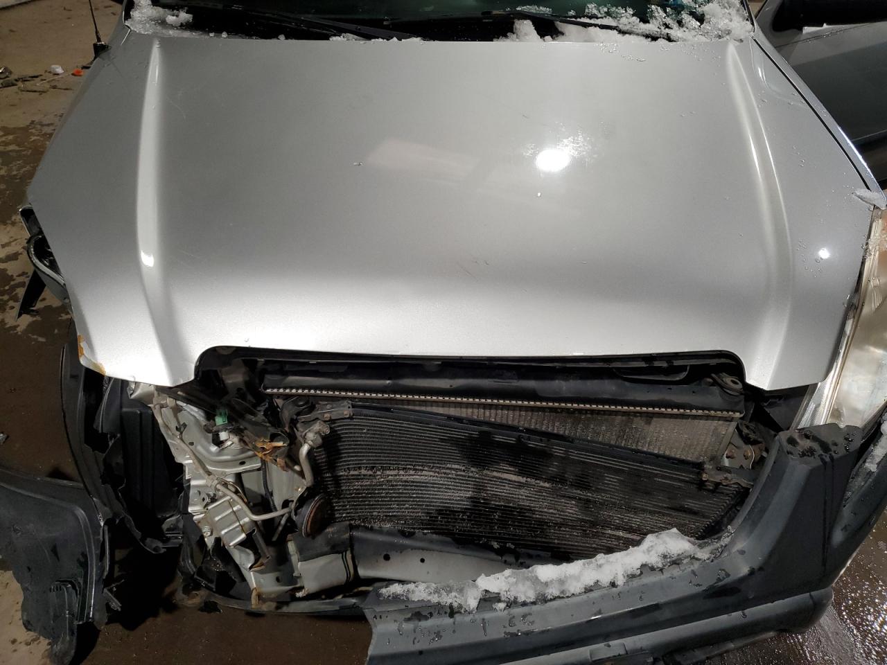 2004 Honda CR-V - Image 12