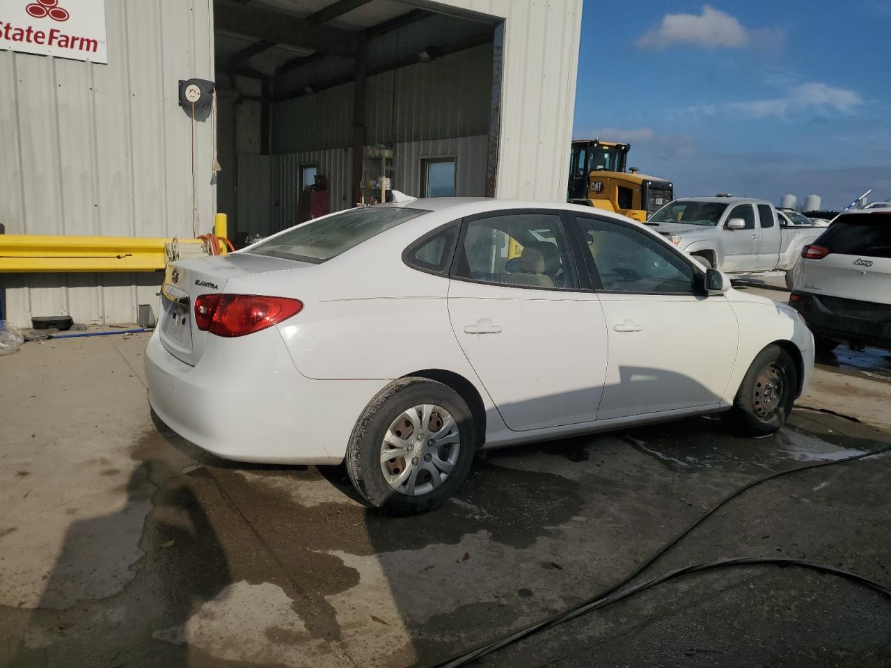 2010 Hyundai Elantra - Image 3