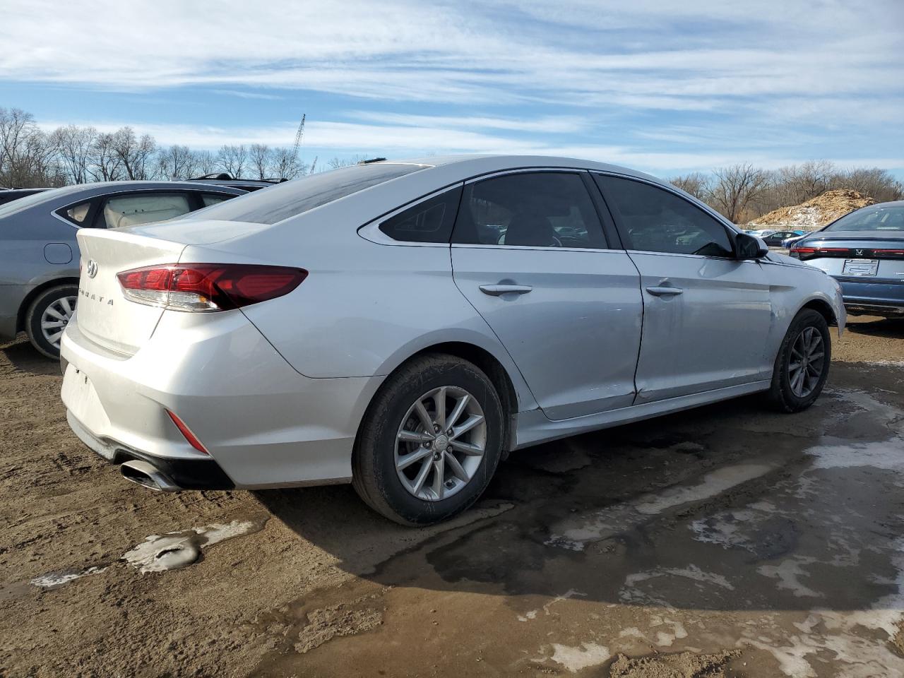2018 Hyundai Sonata - Image 3