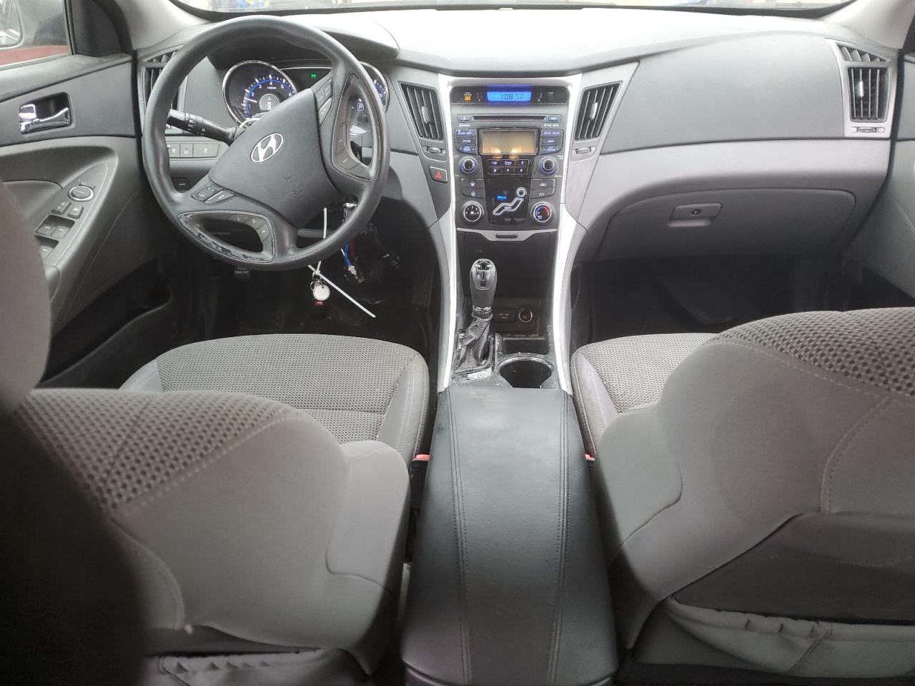 2013 Hyundai Sonata - Image 8