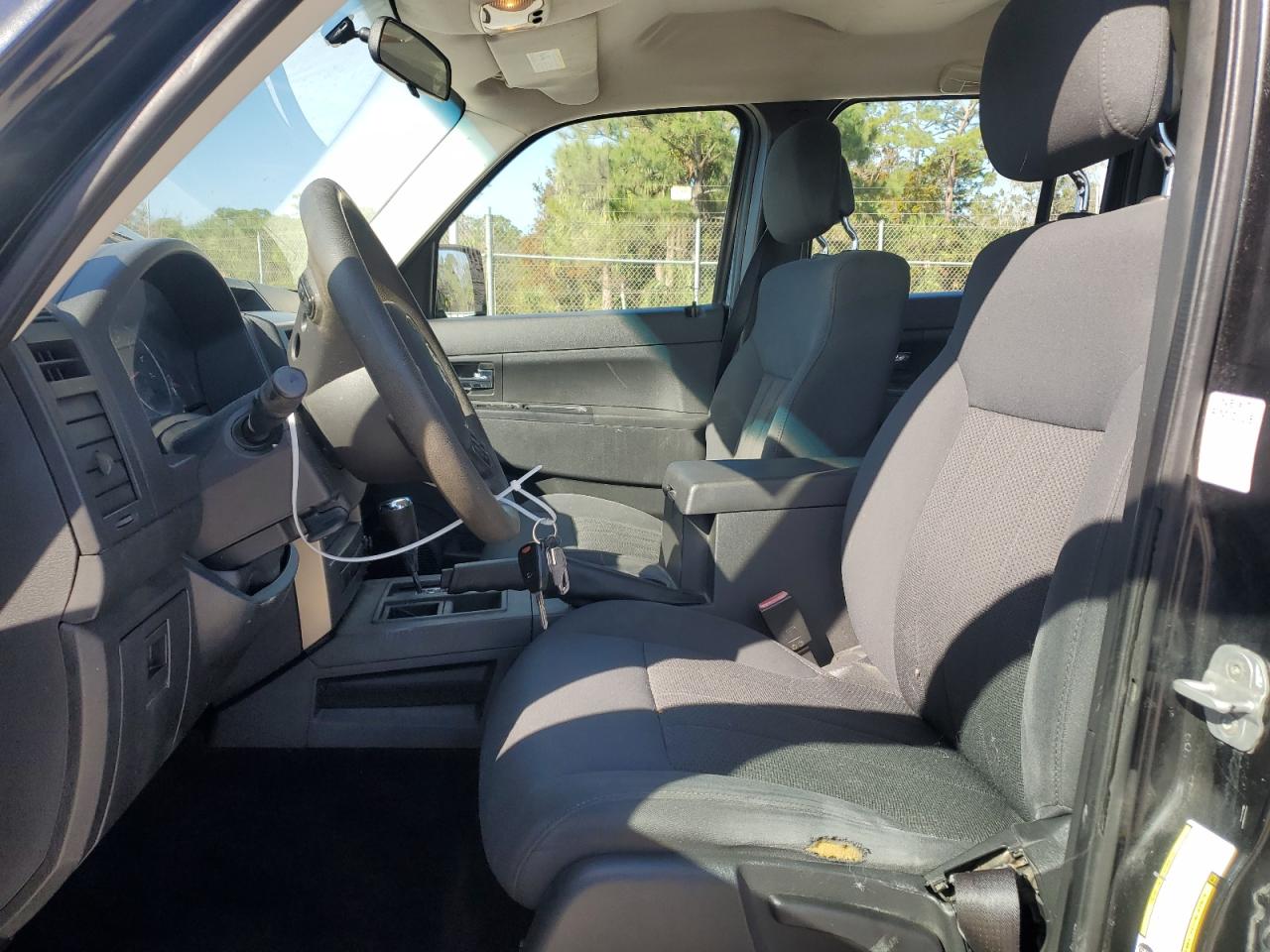 2012 Jeep Liberty (North America) - Image 7