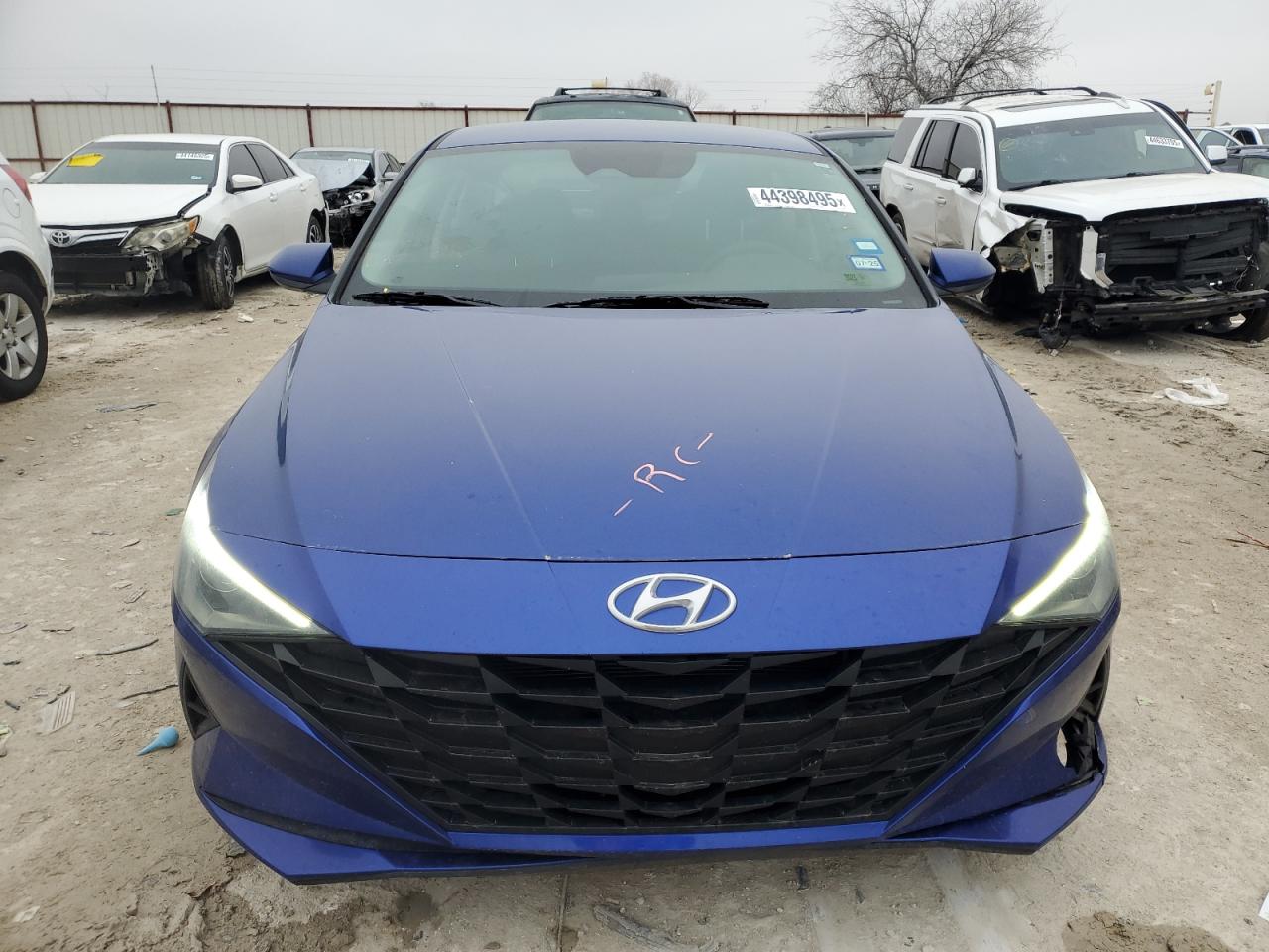 2021 Hyundai Elantra - Image 5