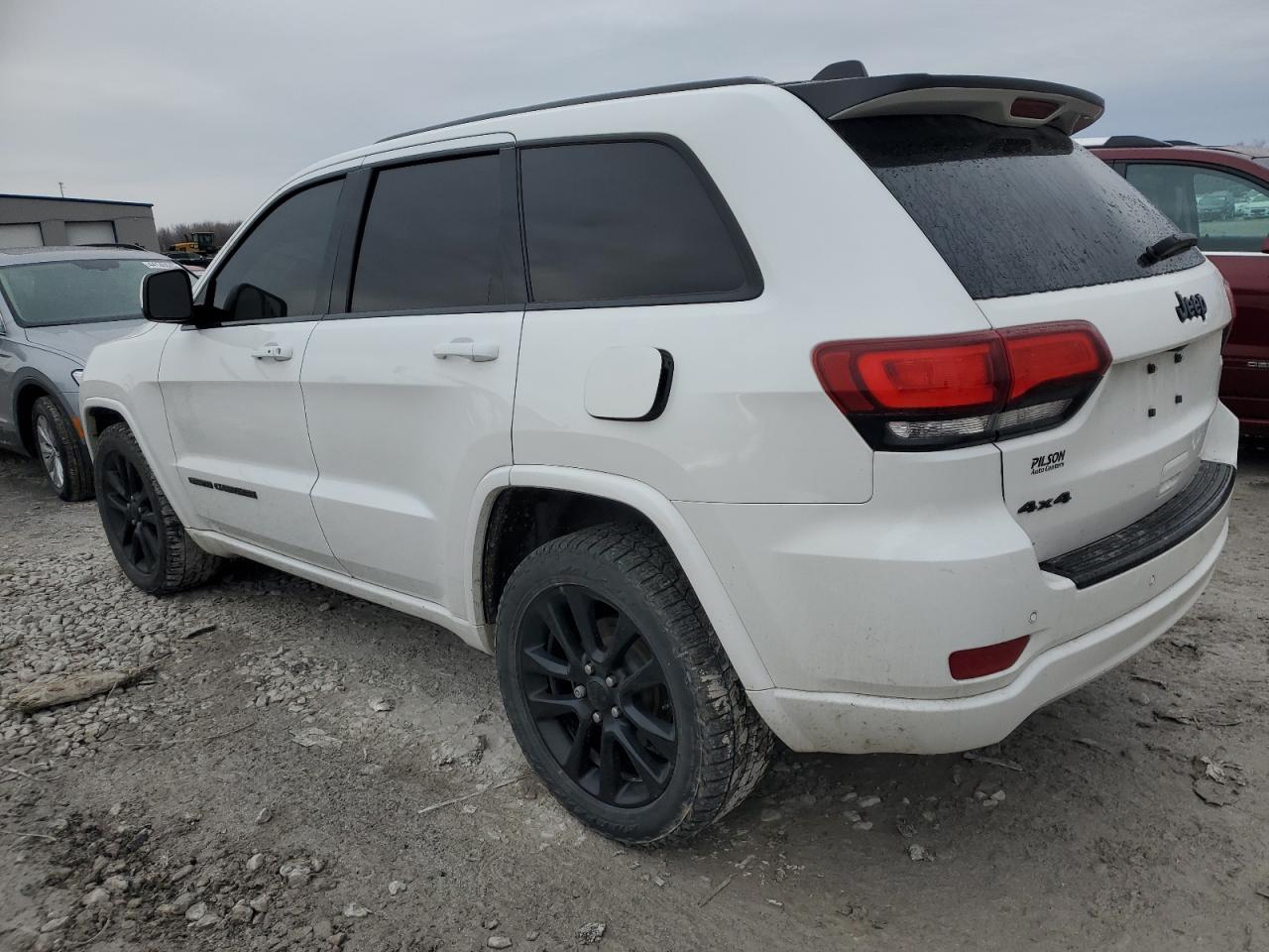 2018 Jeep Grand Cherokee - Image 2