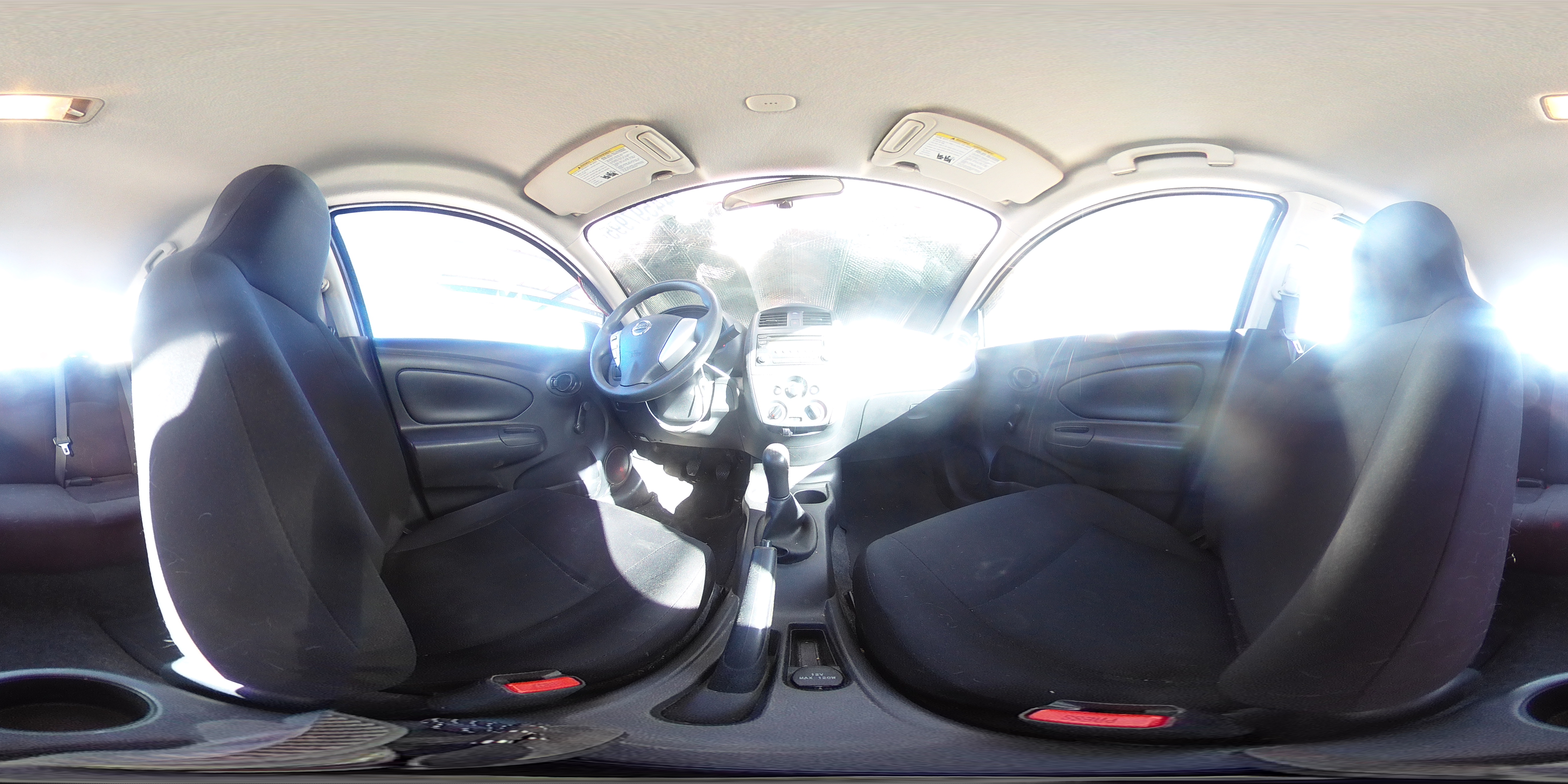 2015 Nissan Versa - Image 13