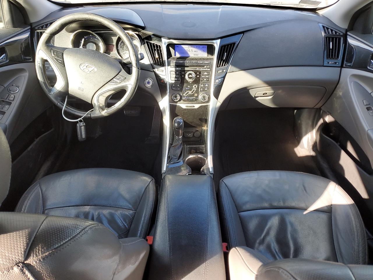 2011 Hyundai Sonata - Image 8