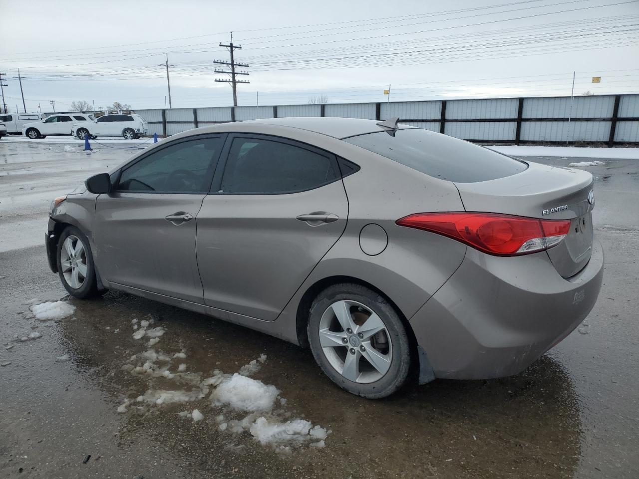 2013 Hyundai Elantra - Image 2