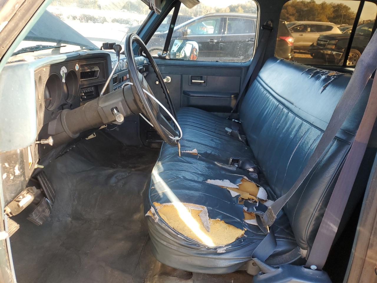 1991 Chevrolet Suburban - Image 7