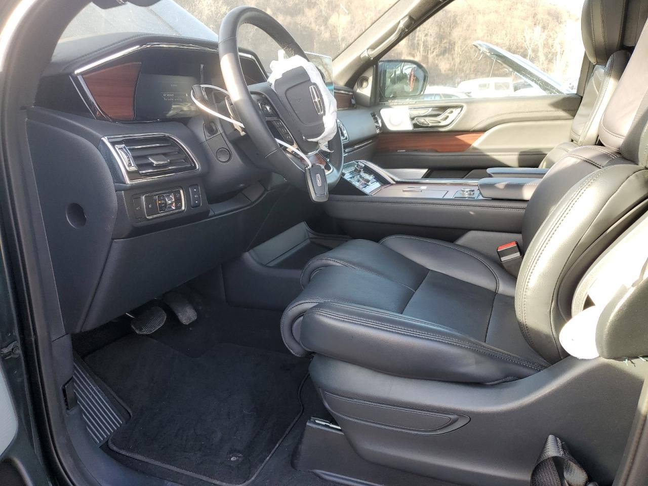 2024 Lincoln Navigator L Reserve VIN: 5LMJJ3LG4REL10785 Lot: 44108185