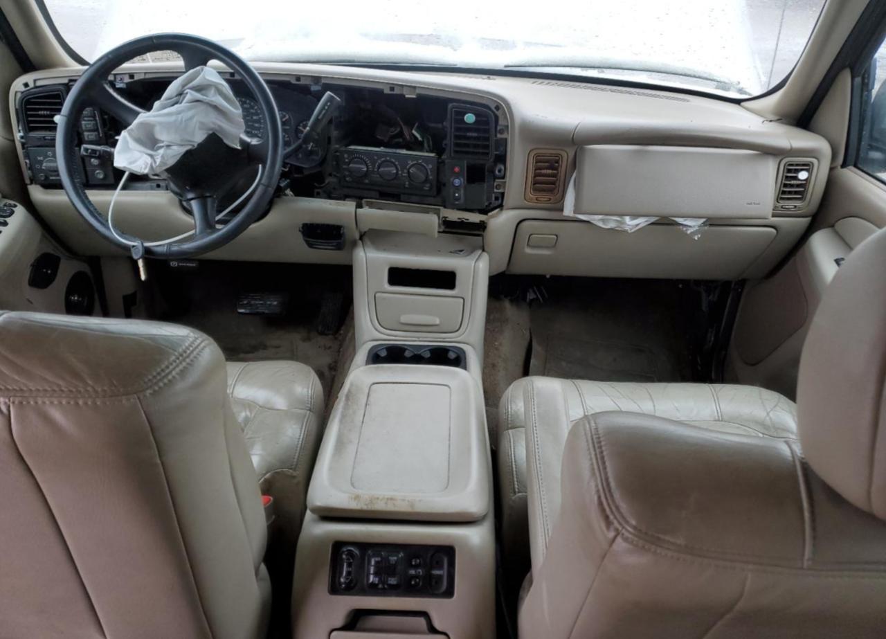 2002 Chevrolet Suburban - Image 8