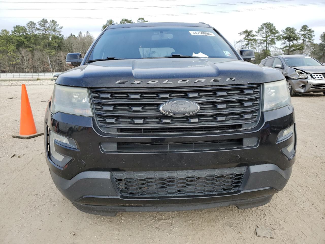 2016 Ford Explorer - Image 5