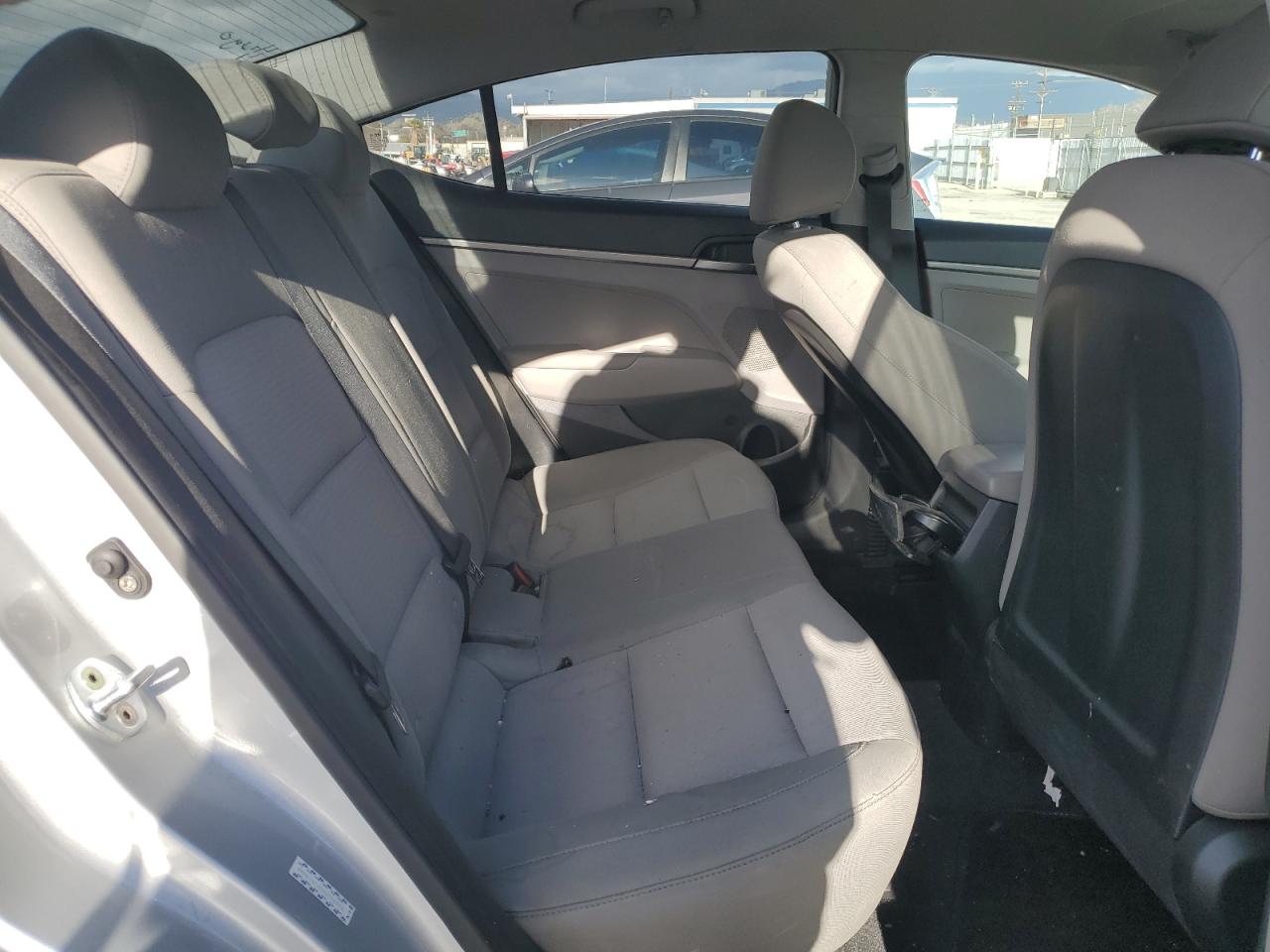 2017 Hyundai Elantra - Image 10
