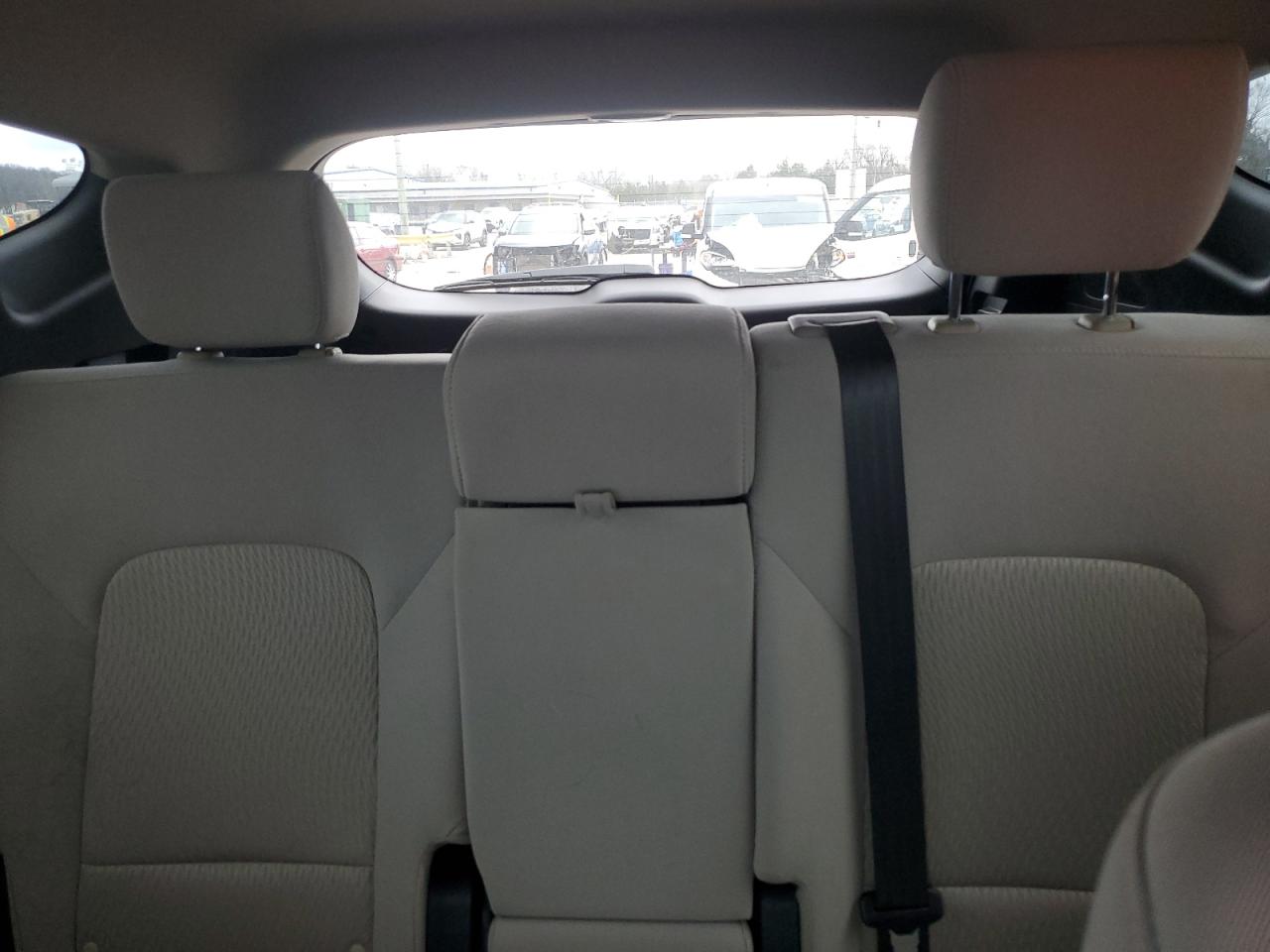 2015 Hyundai Santa Fe - Image 10