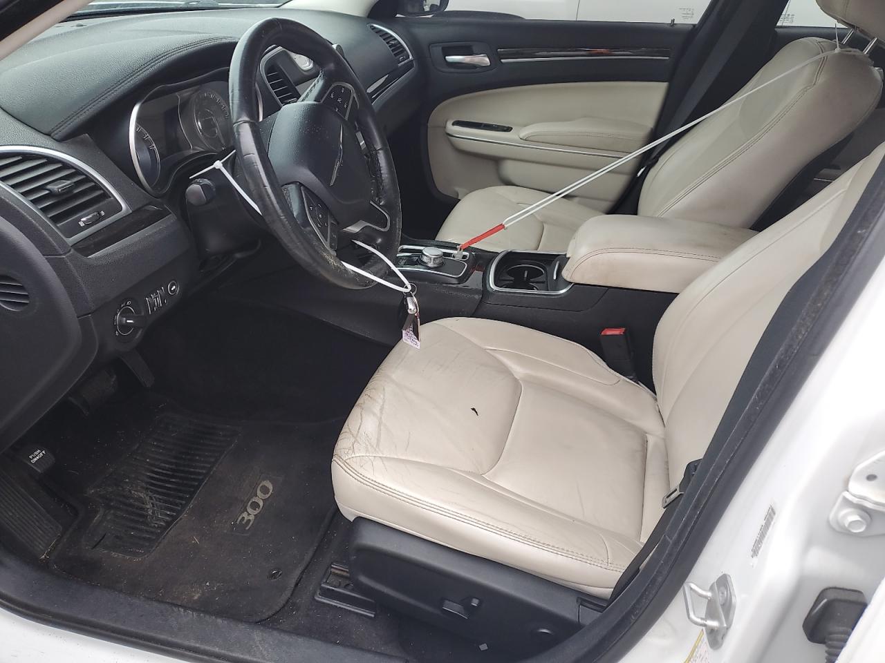 2015 Chrysler 300 - Image 7