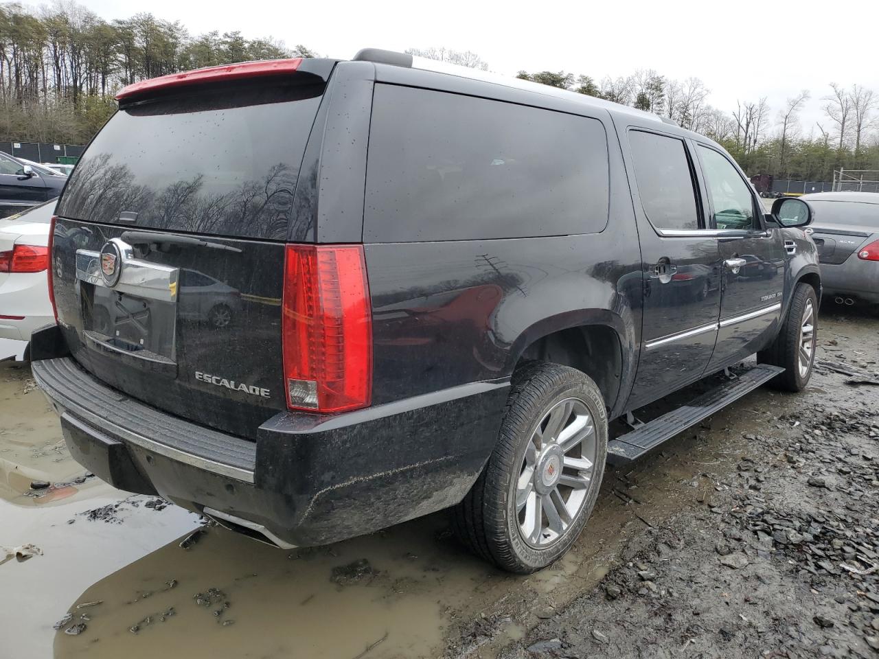 2014 Cadillac Escalade - Image 3