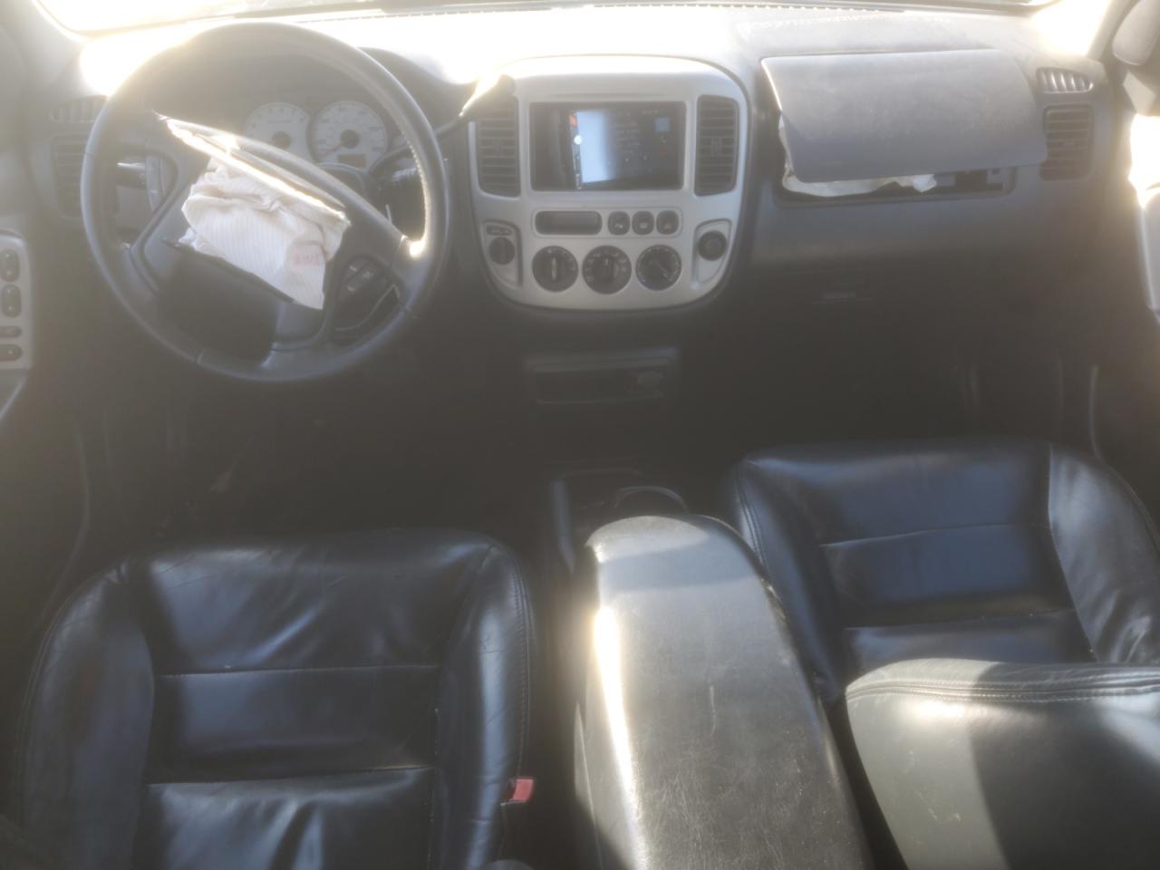 2004 Ford Escape - Image 8