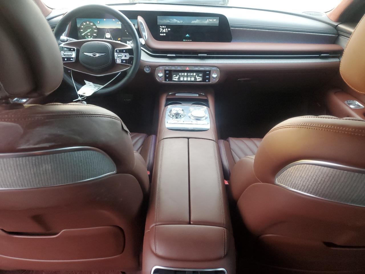2023 Genesis G90 - Image 8