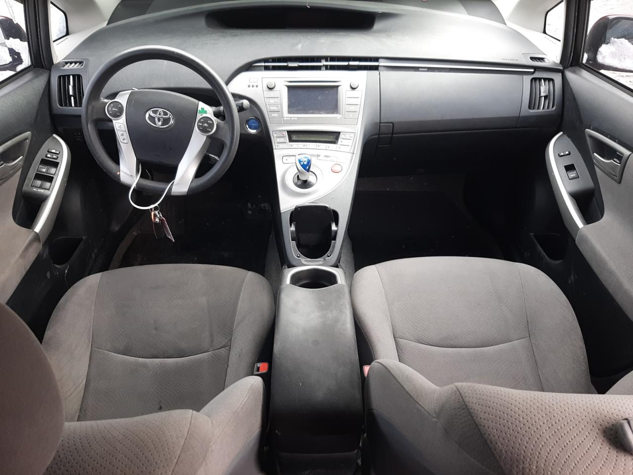 2015 Toyota Prius - Image 8